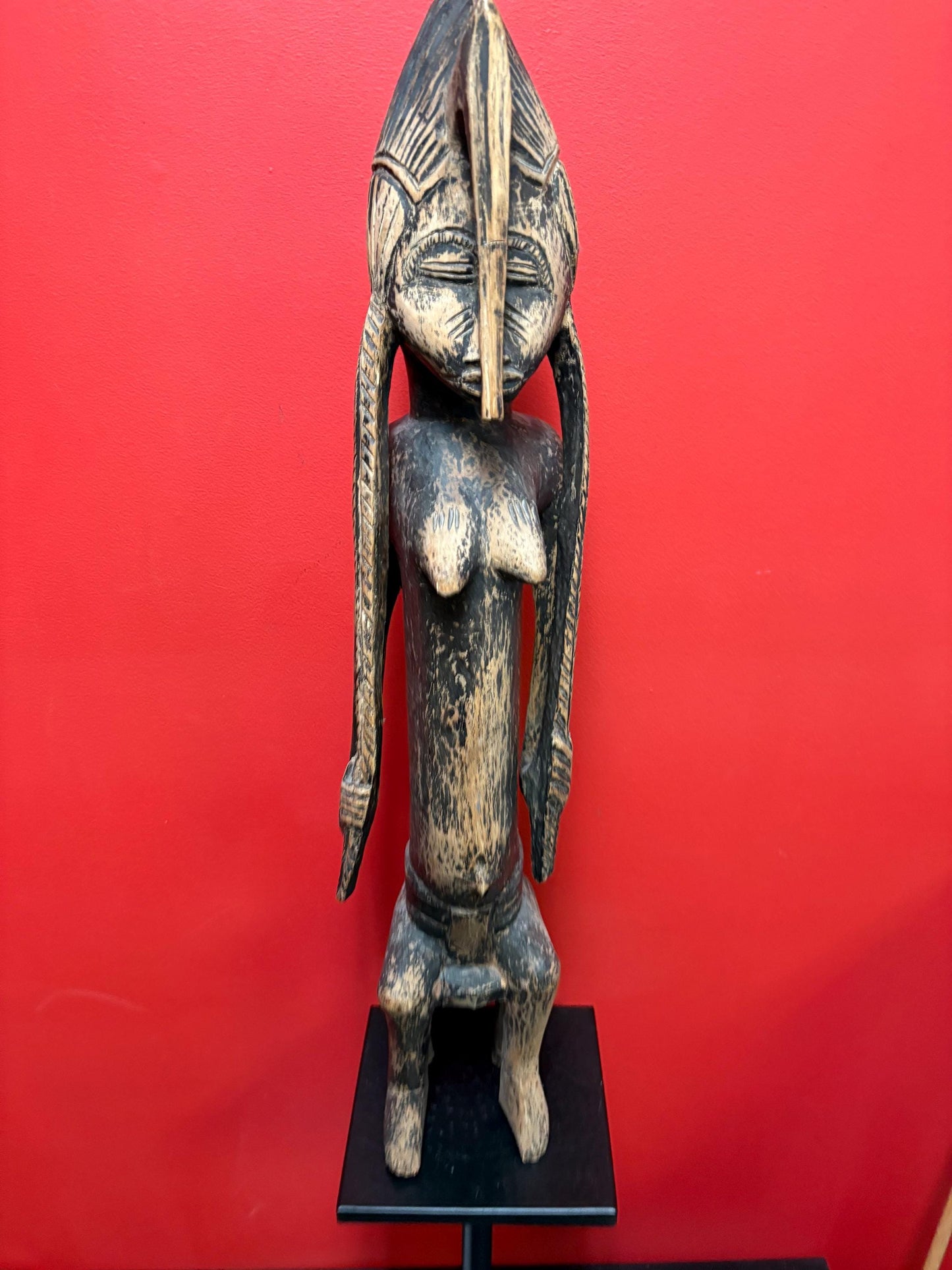 Stunning 32 inch tall antique Nigerian statue of a seated woman - fertility statue   great condition see photos  old beauty