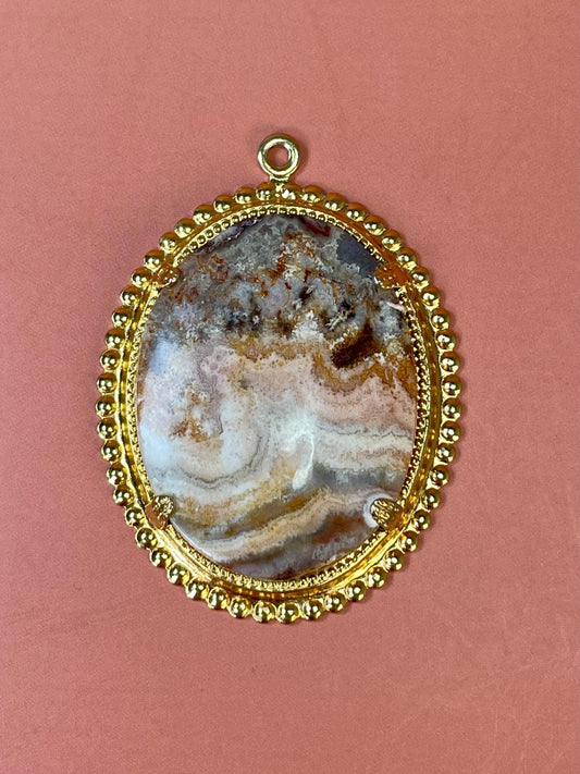 Lovely 2 inch long Untested Gold and Stone pendant