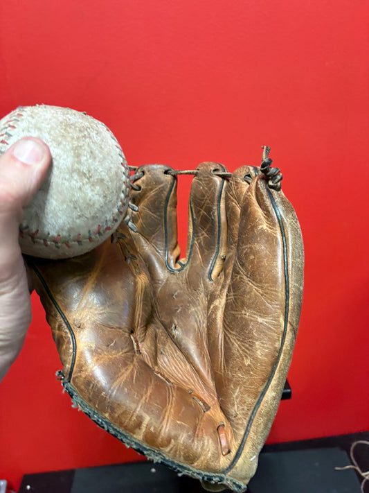 Beautiful cooper works leather baseball glove and ball  1940s ish  wow  good antique condition