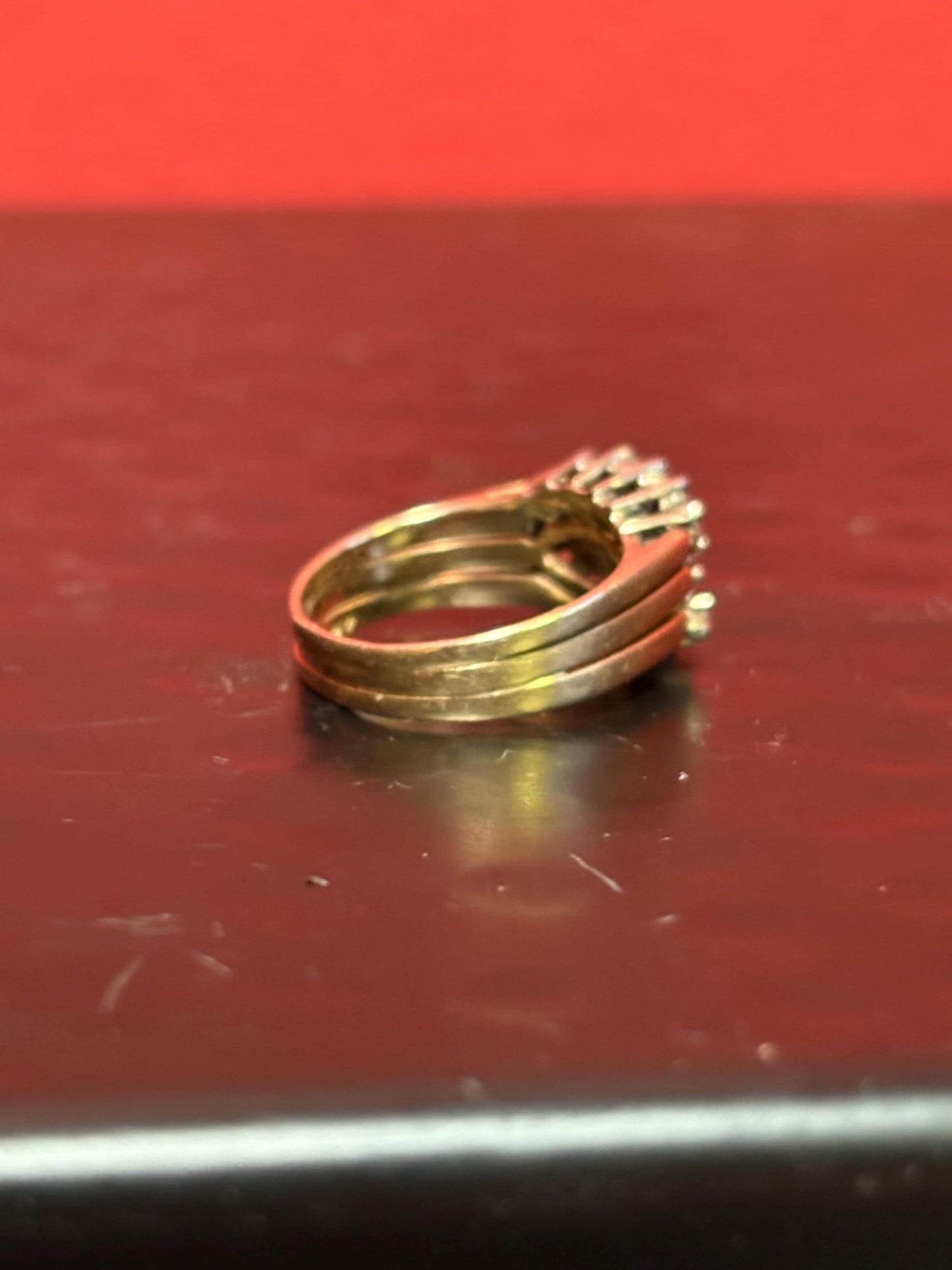 Stunning art deco 10 K gold and  amethyst ring  great design size 9.5  B -