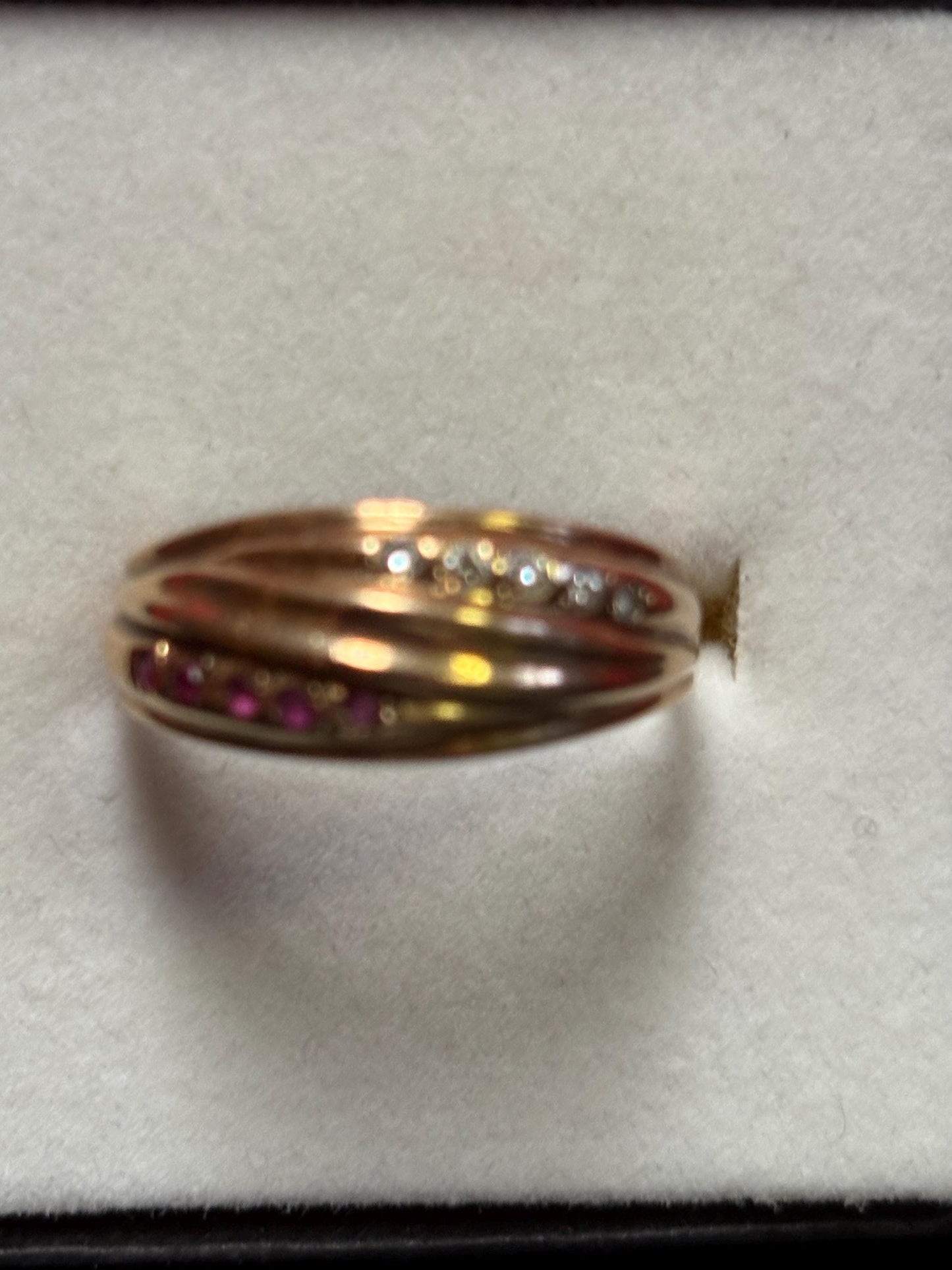 Beautiful 10k gold diamond and ruby ring  - size 8.5  wonderful quality  great to wear or gift - B