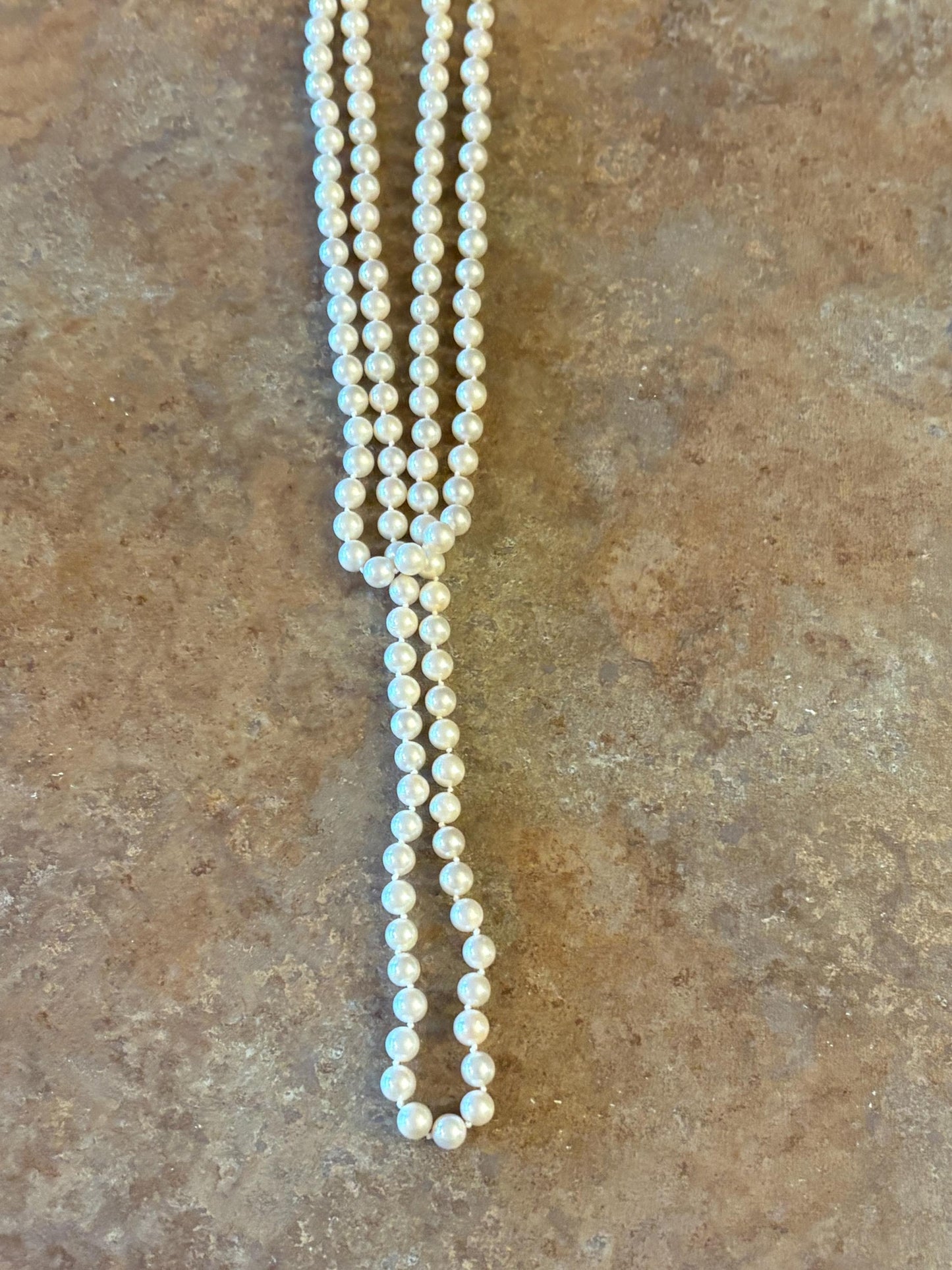 Stunning antique double strand of very good quality antique pearls with a 14k  white gold clasp  authentic high-quality  wow - B