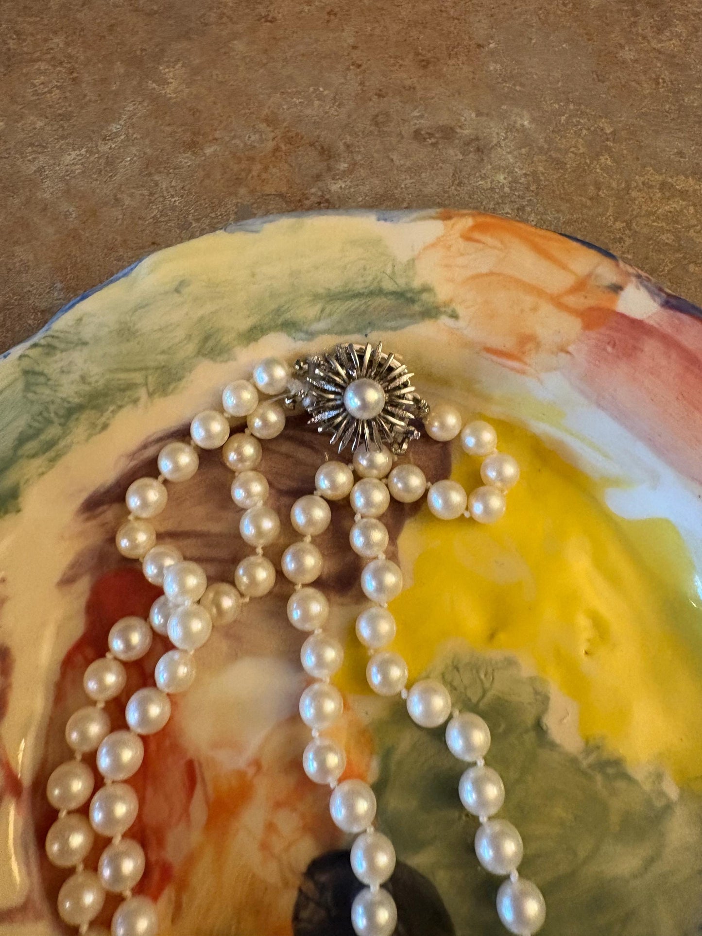 Stunning antique double strand of very good quality antique pearls with a 14k  white gold clasp  authentic high-quality  wow - B