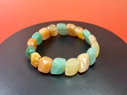 Cute expandible beaded bracelet  great gift