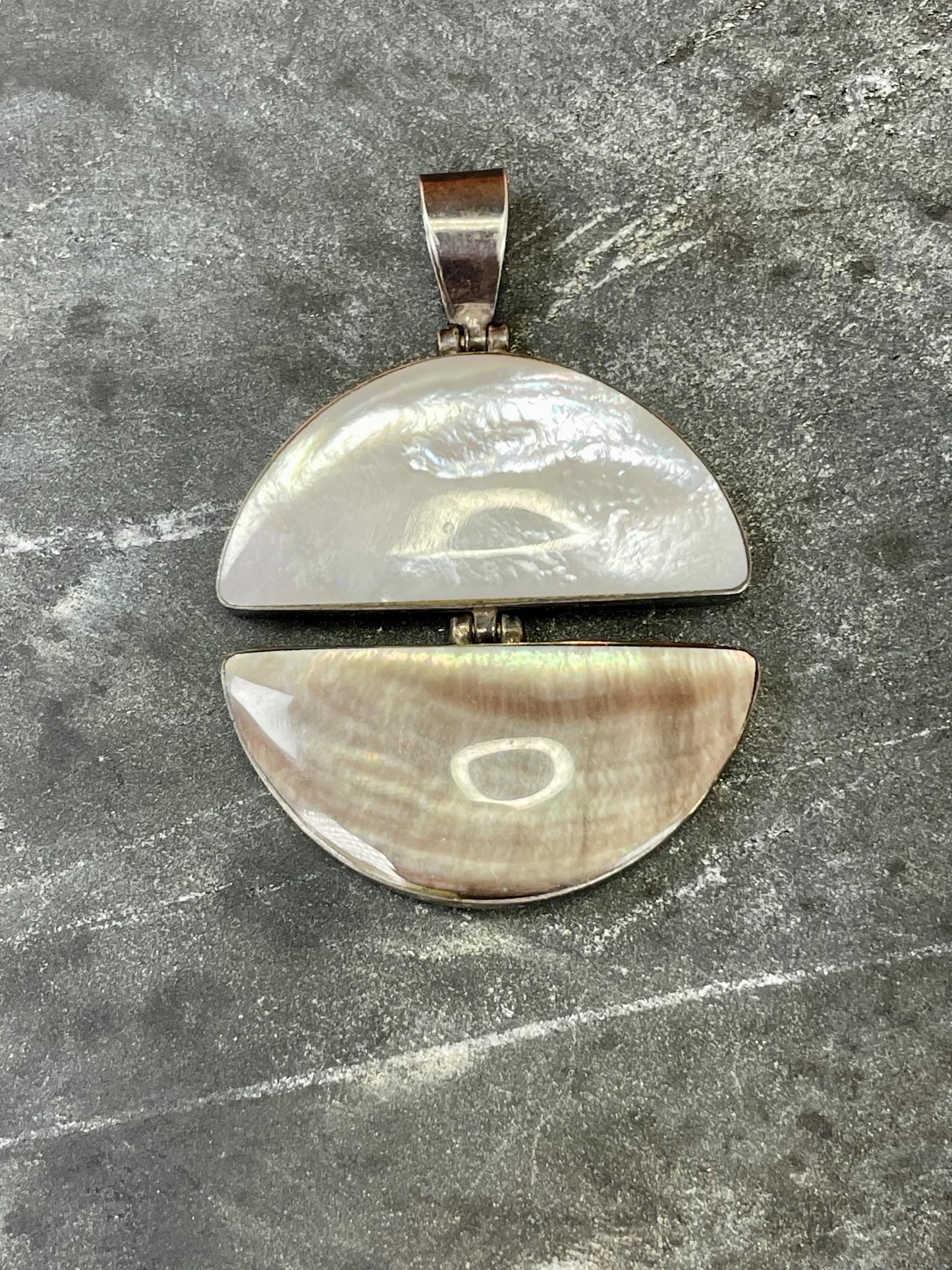 A Lovely 2 inch Silver and Abalone Pendant perfect gift