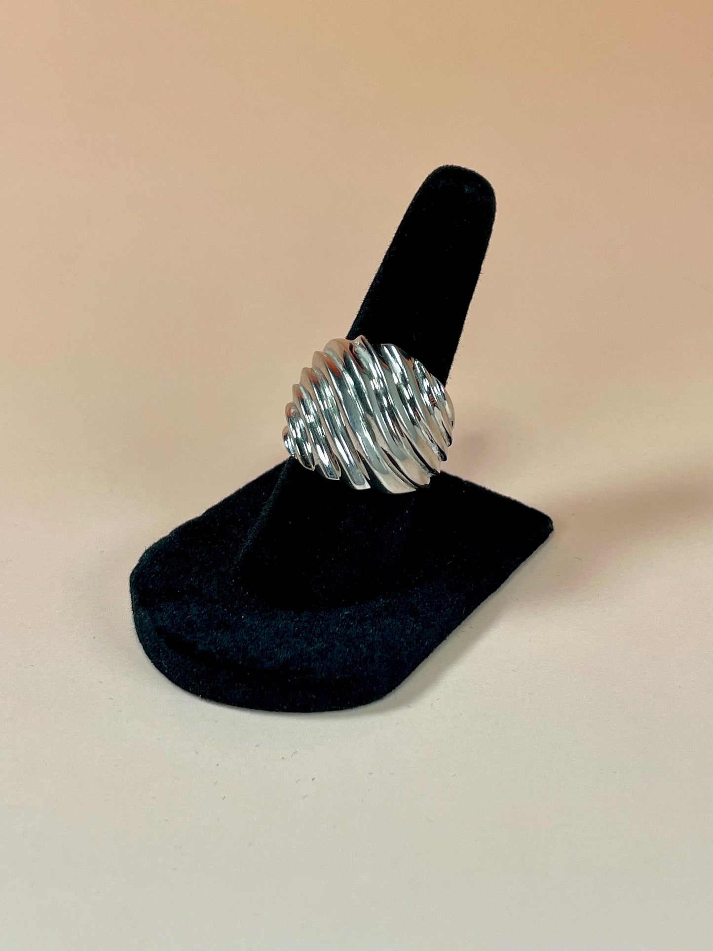 Beautiful sterling silver Chunky ring   size 6  shiny and beautiful  amazing value - B