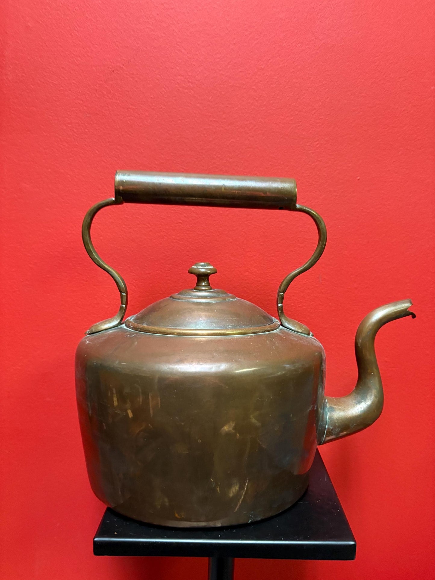 Absolutely beautiful 19 century English copper kettle - great patina and fabulous condition 12 x 12“  super decor or gift