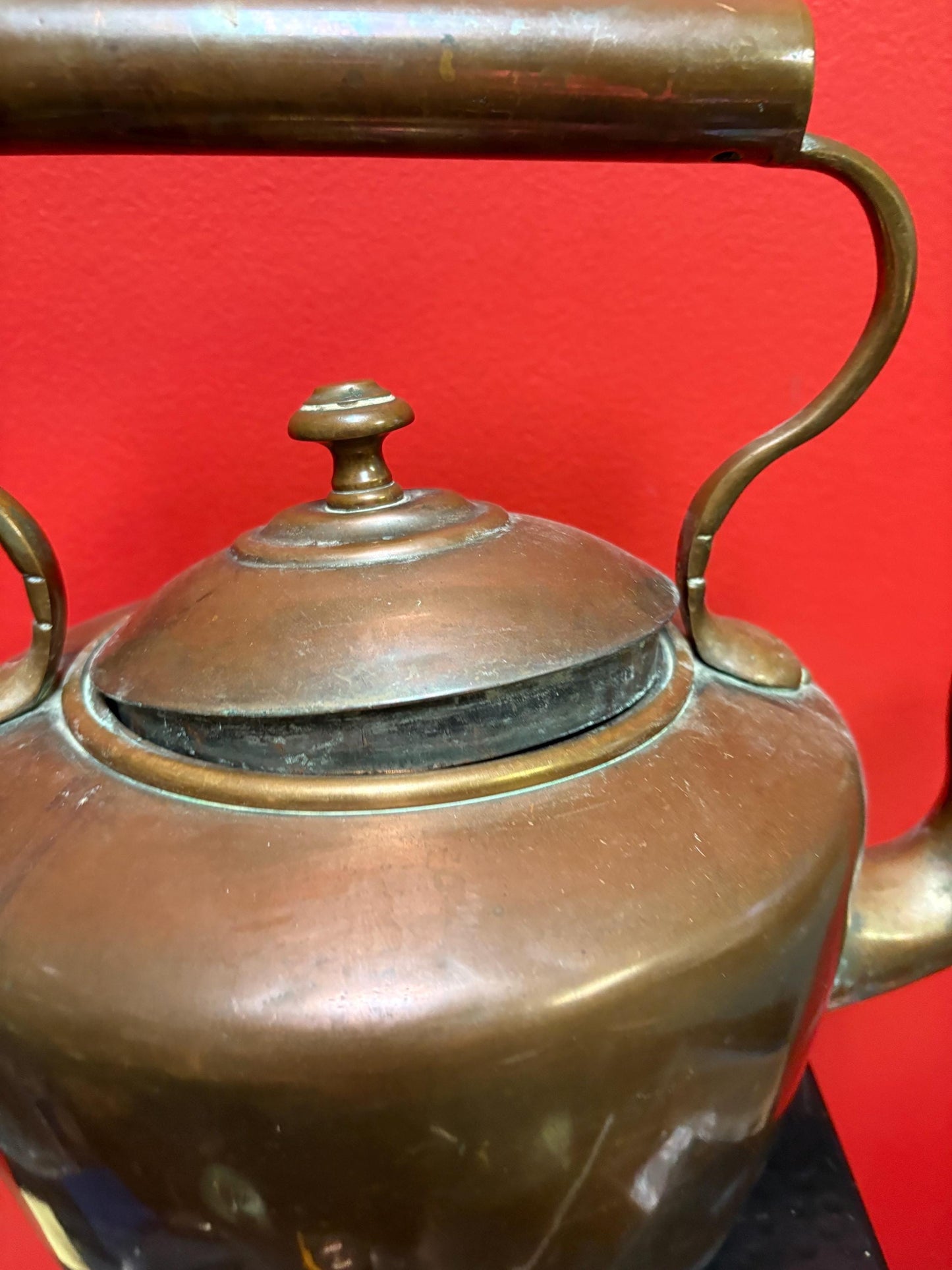 Absolutely beautiful 19 century English copper kettle - great patina and fabulous condition 12 x 12“  super decor or gift