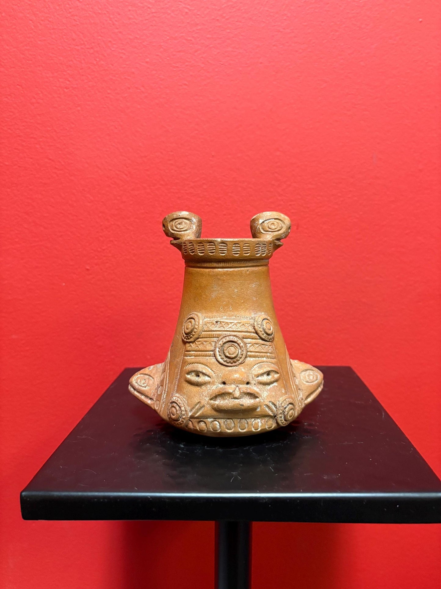 6 inch cool columbian clay ashtray pot  great imagery  older piece  no provenance  great price