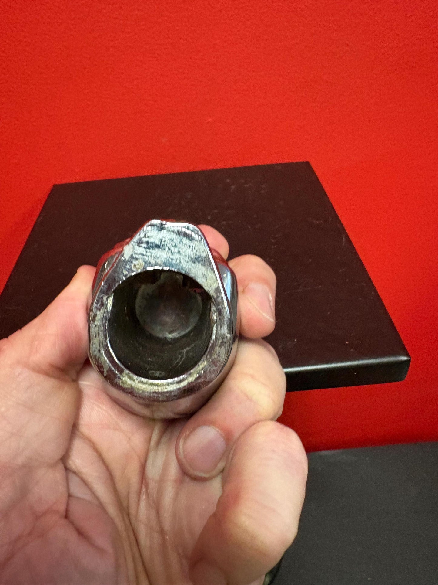 Amazing vintage American chrome 2.4 inch high stick shift handle in the shape of a skull  crazy cool and very heavy