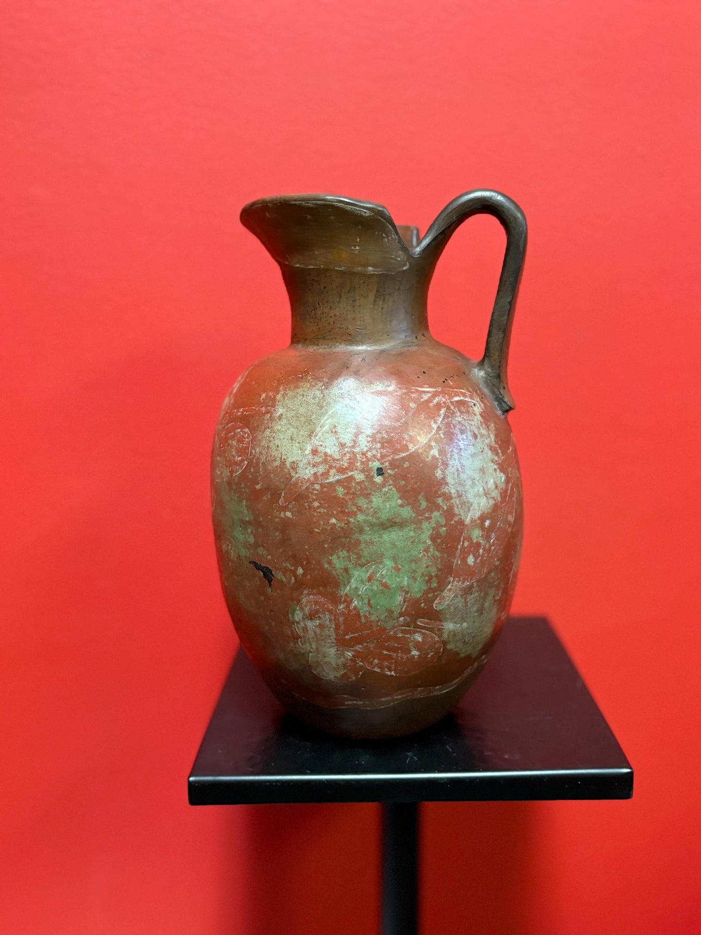 Beautiful antique South American Peruvian signed CHULUCANAS pottery jug  great condition, and beautiful lines  10 inches high