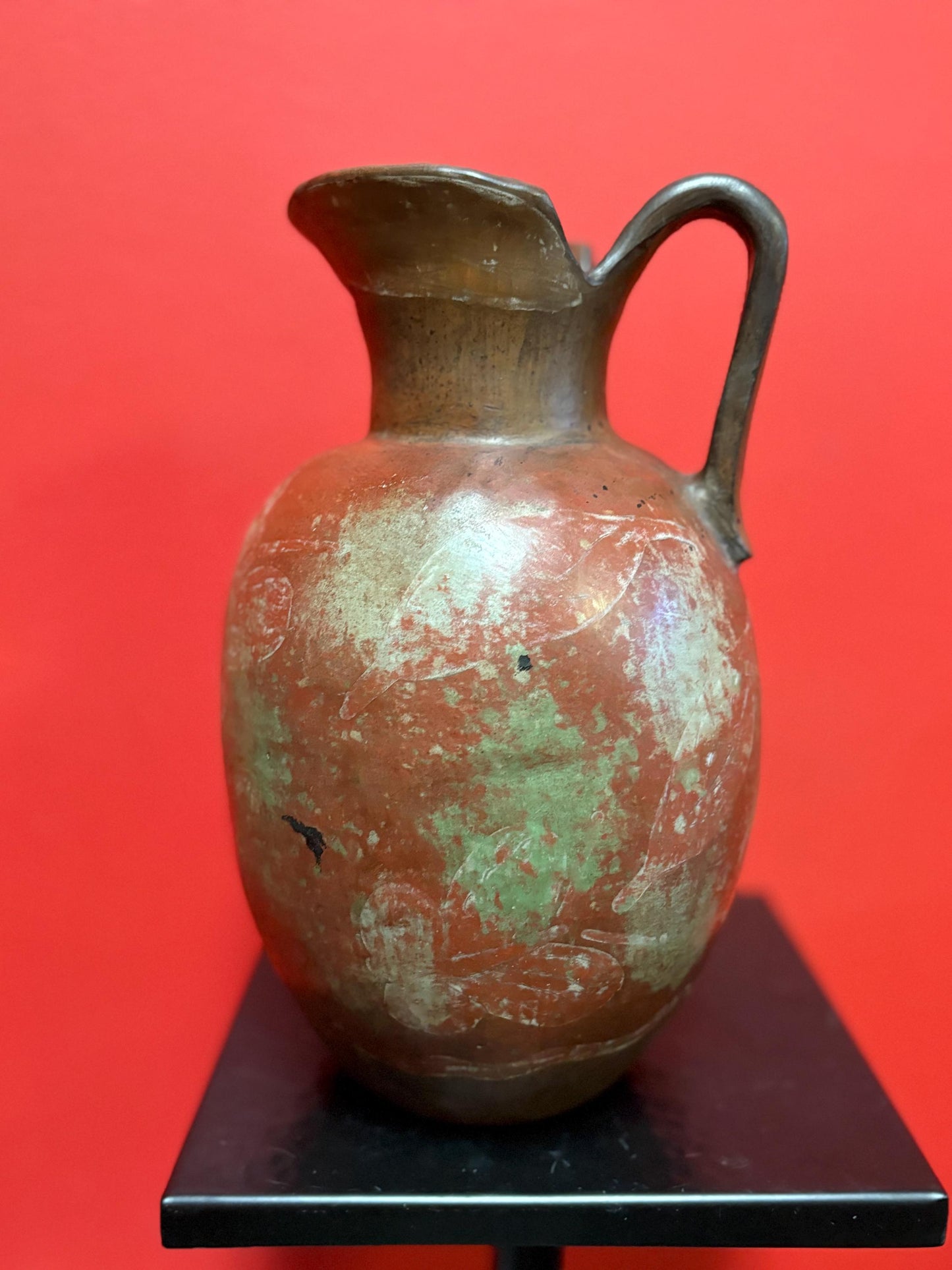 Beautiful antique South American Peruvian signed CHULUCANAS pottery jug  great condition, and beautiful lines  10 inches high
