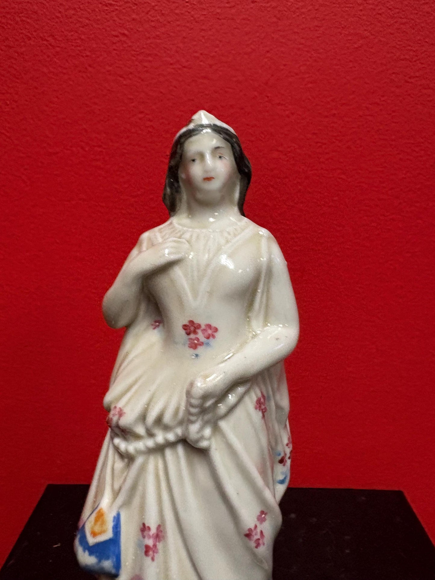 Beautiful  antique 7.5 inch tall Staffordshire statue of a victorian lady   great condition  1837 to 1875