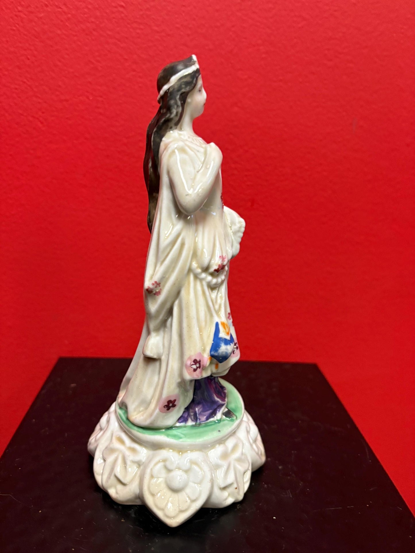 Beautiful  antique 7.5 inch tall Staffordshire statue of a victorian lady   great condition  1837 to 1875