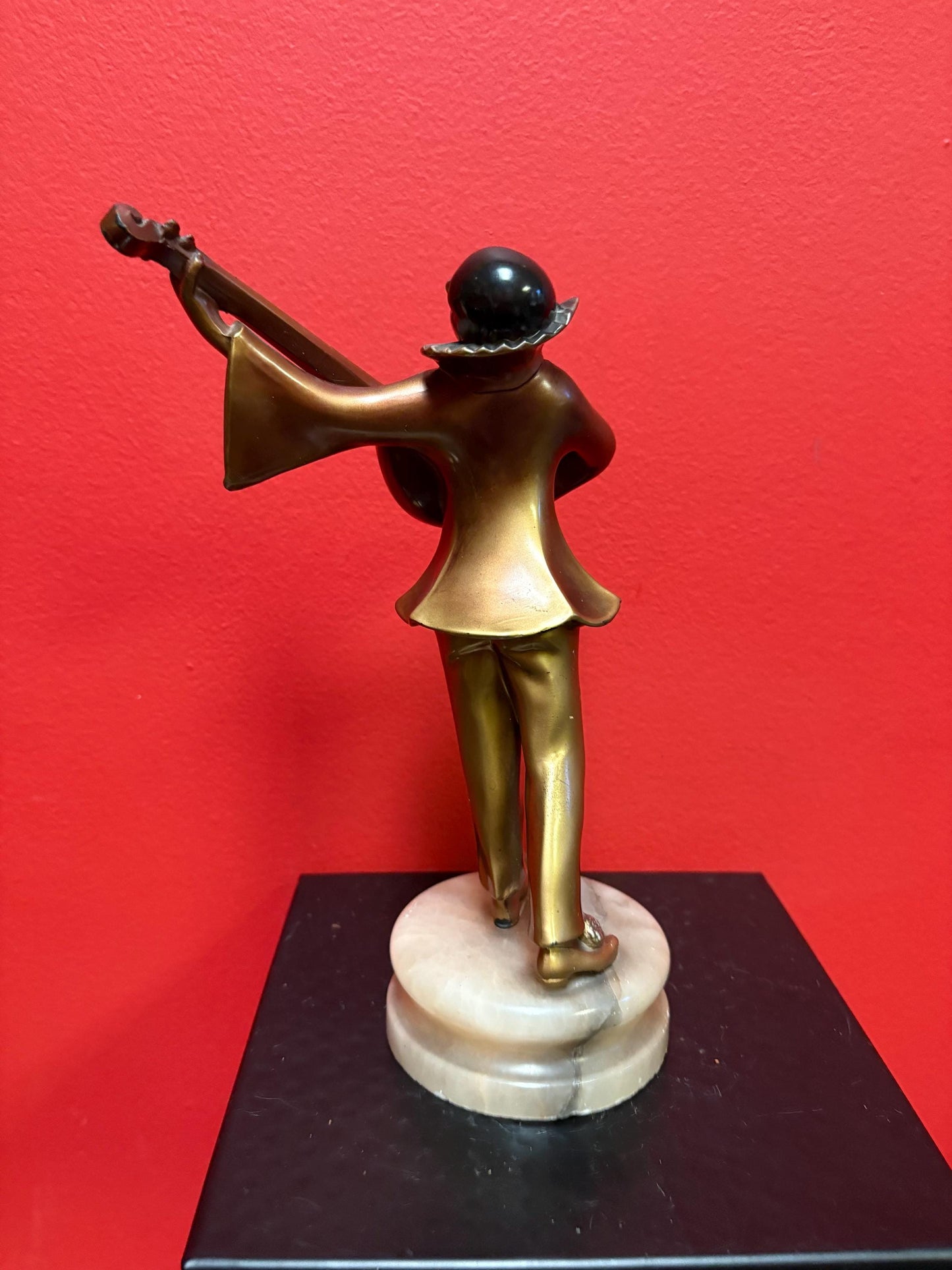 Stunning 9 inch tall bronze art decor statue of a lady musician - beauty  Great detail  Value priced