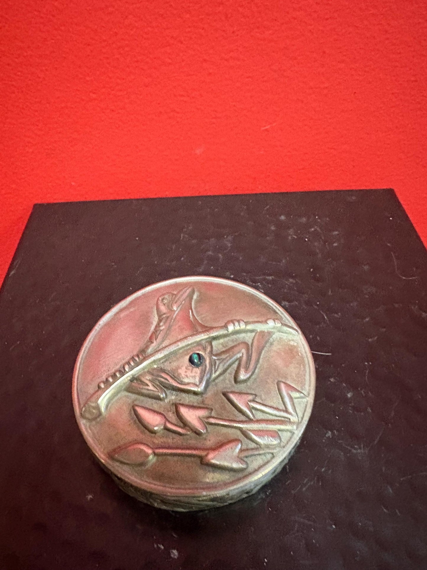 Cool indigenous First Nations pewter Haida frog pot  designed in Canada by Glen RABENA  great detail and great gift  3 x 1 high