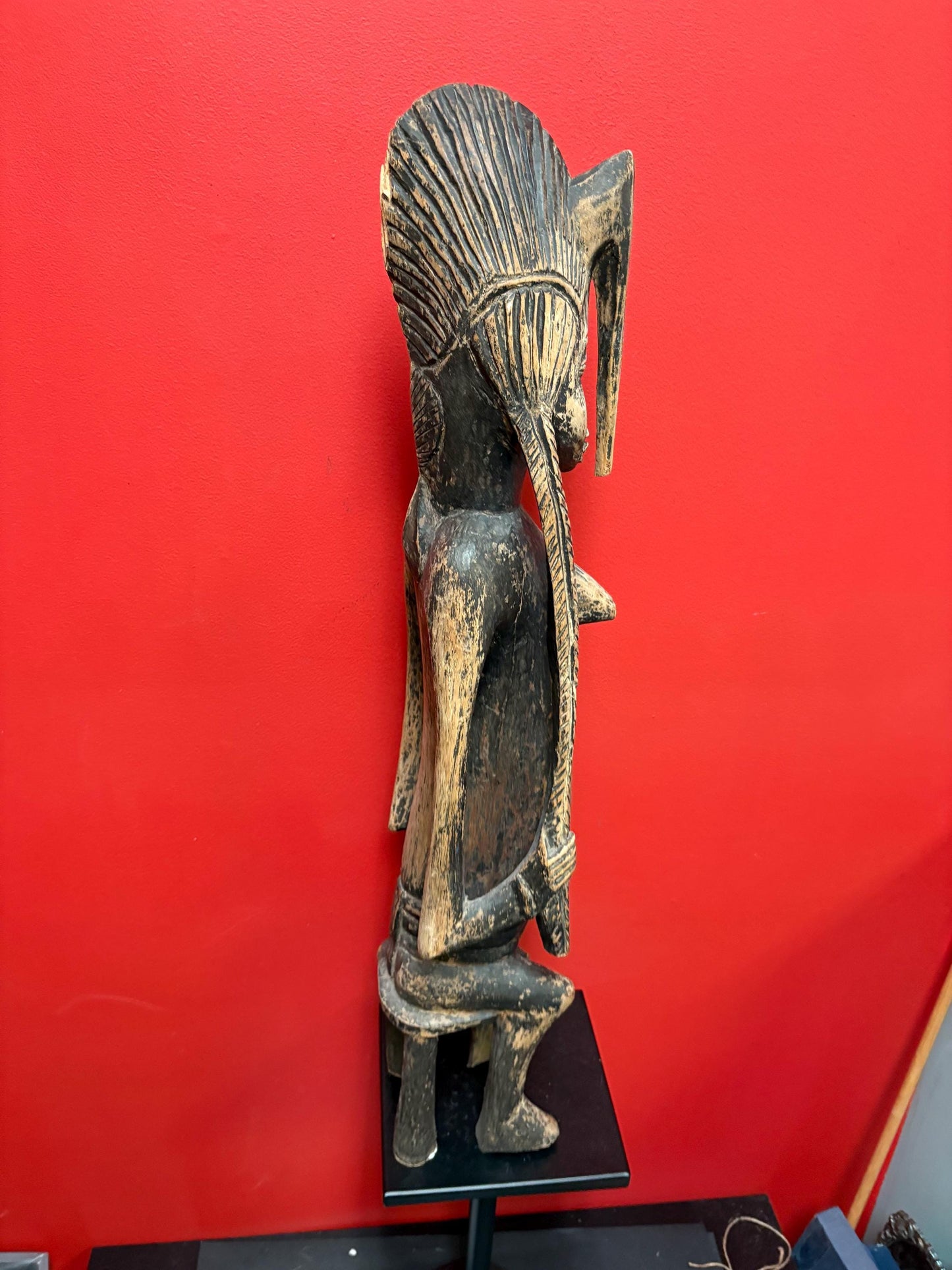 Stunning 32 inch tall antique Nigerian statue of a seated woman - fertility statue   great condition see photos  old beauty