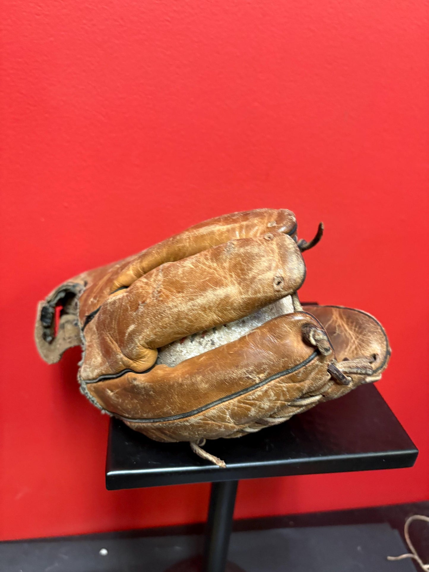 Beautiful cooper works leather baseball glove and ball  1940s ish  wow  good antique condition