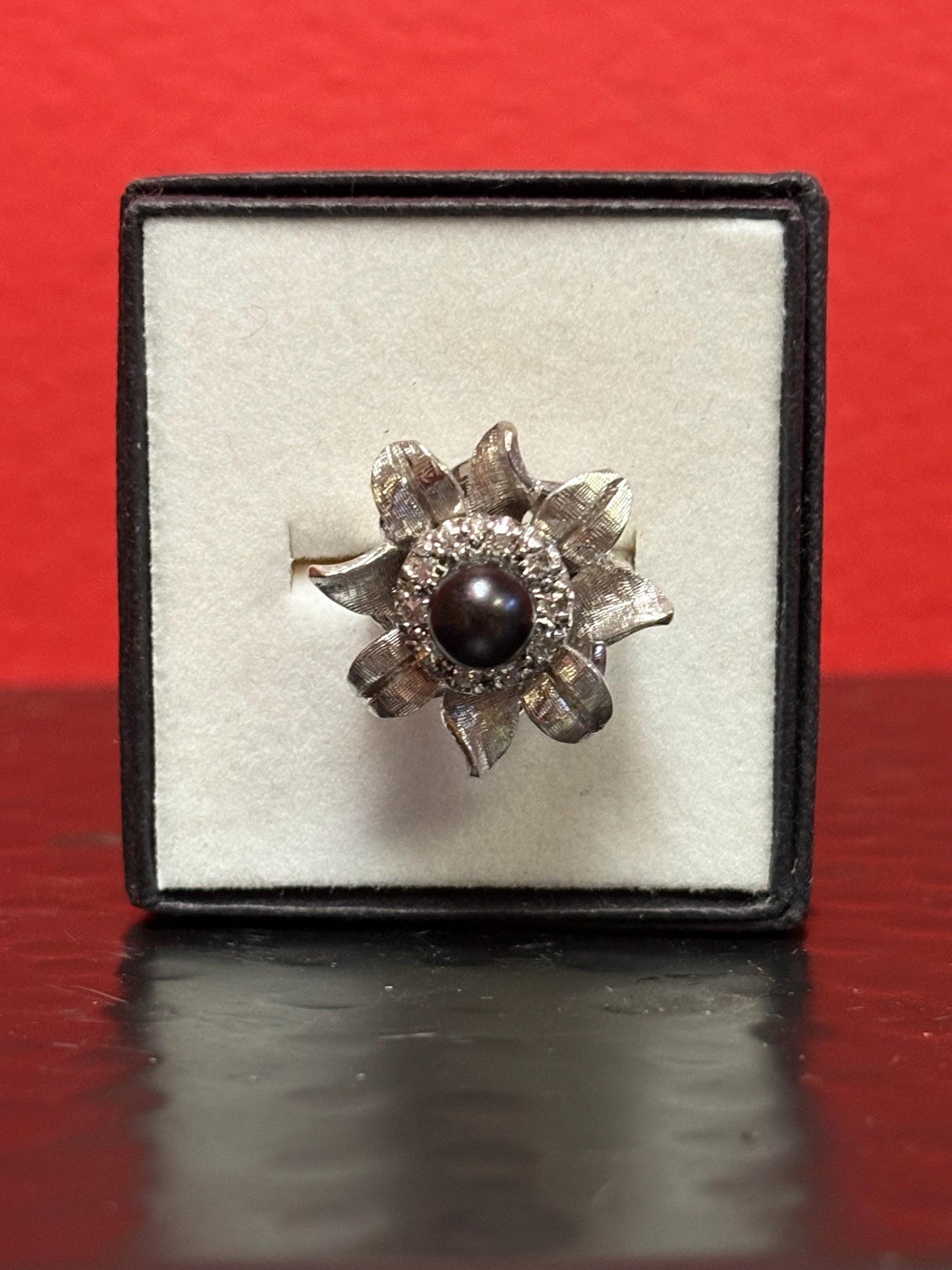 Fabulous 14 karat white gold, diamond, and black pearl ring  statement piece  tiny fingers rejoice - size 4.5  B -