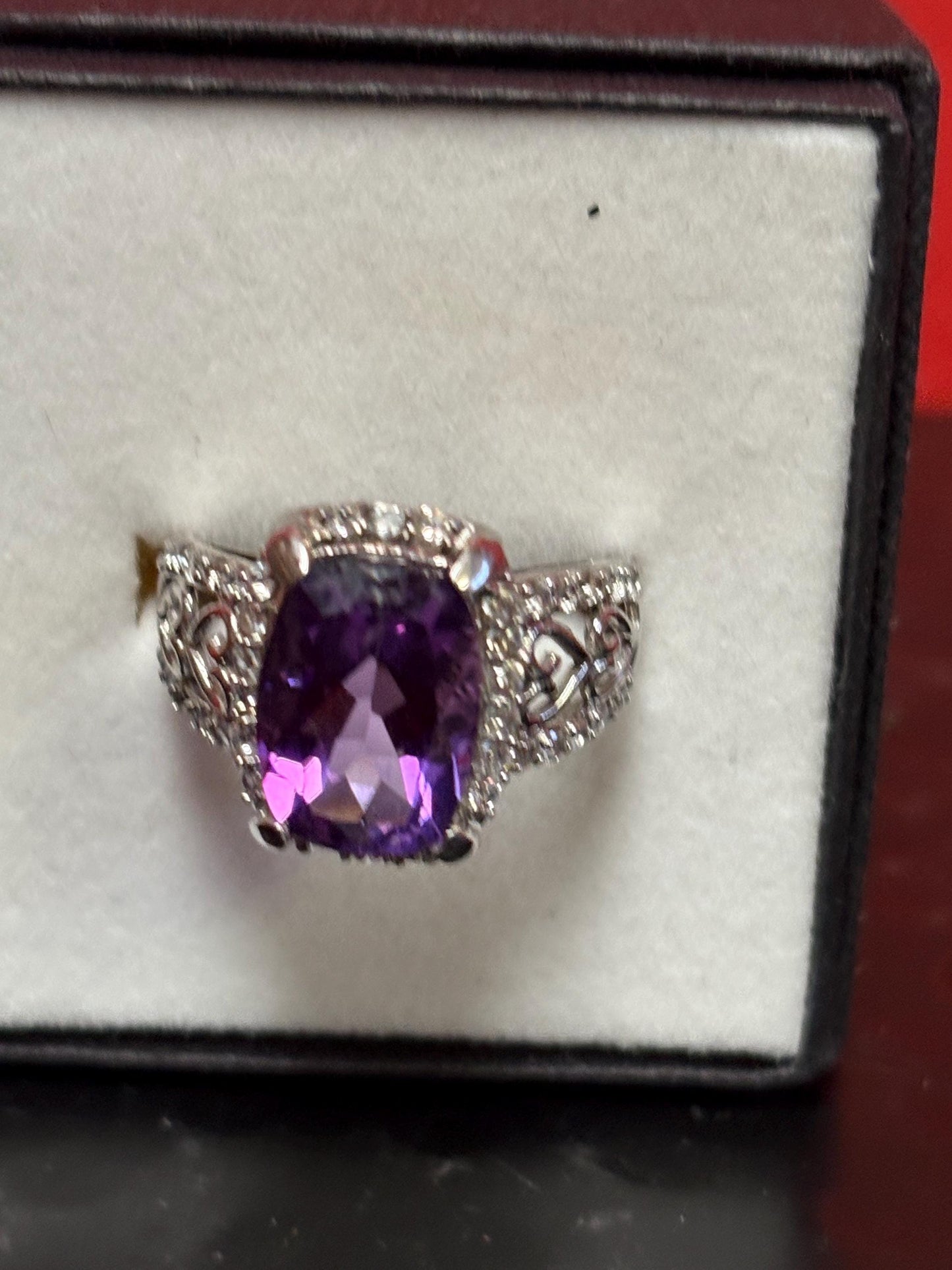 Fantastic 14 K white gold diamond and amethyst ring - size 7 - top quality  B -