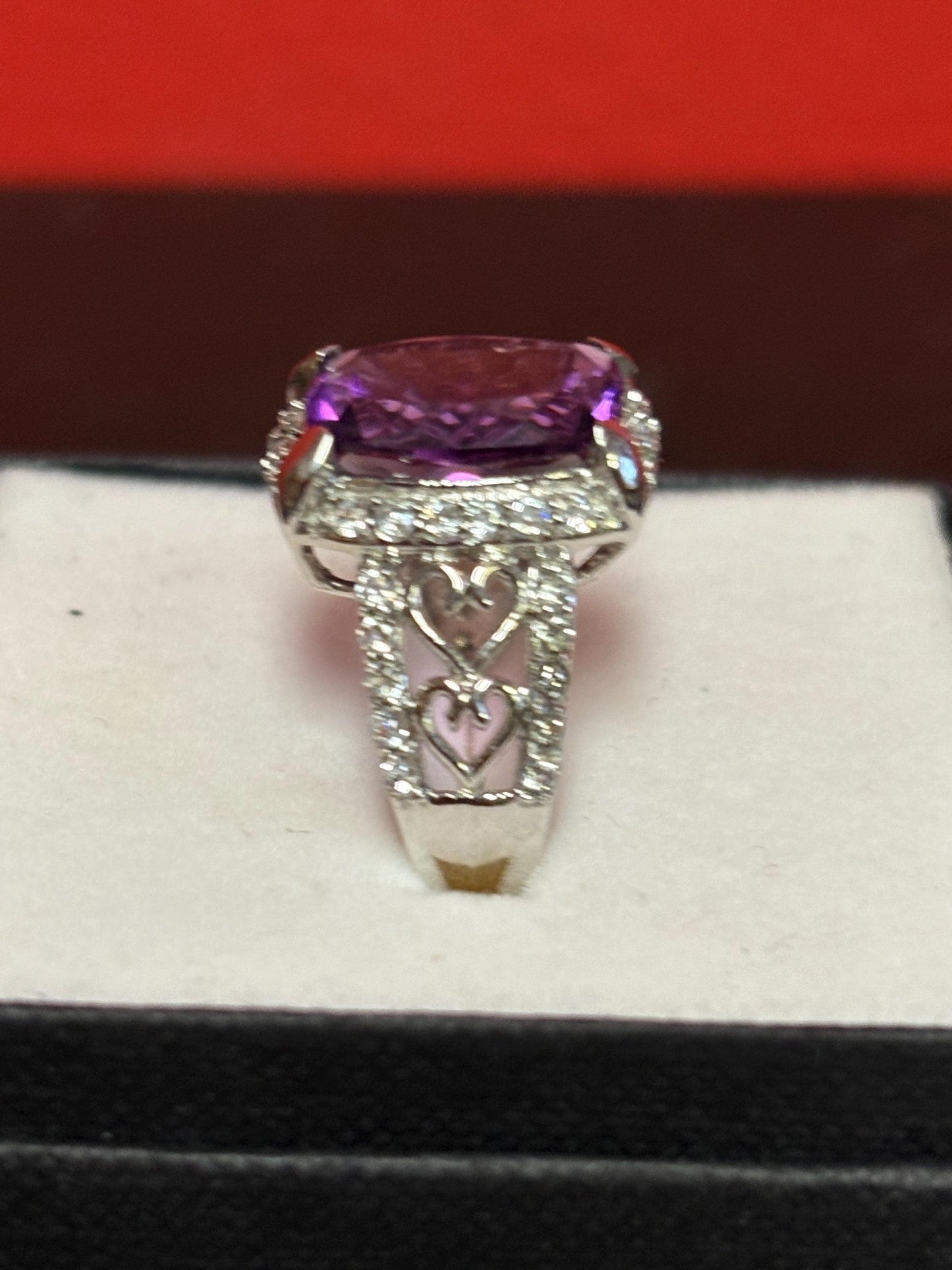 Fantastic 14 K white gold diamond and amethyst ring - size 7 - top quality  B -