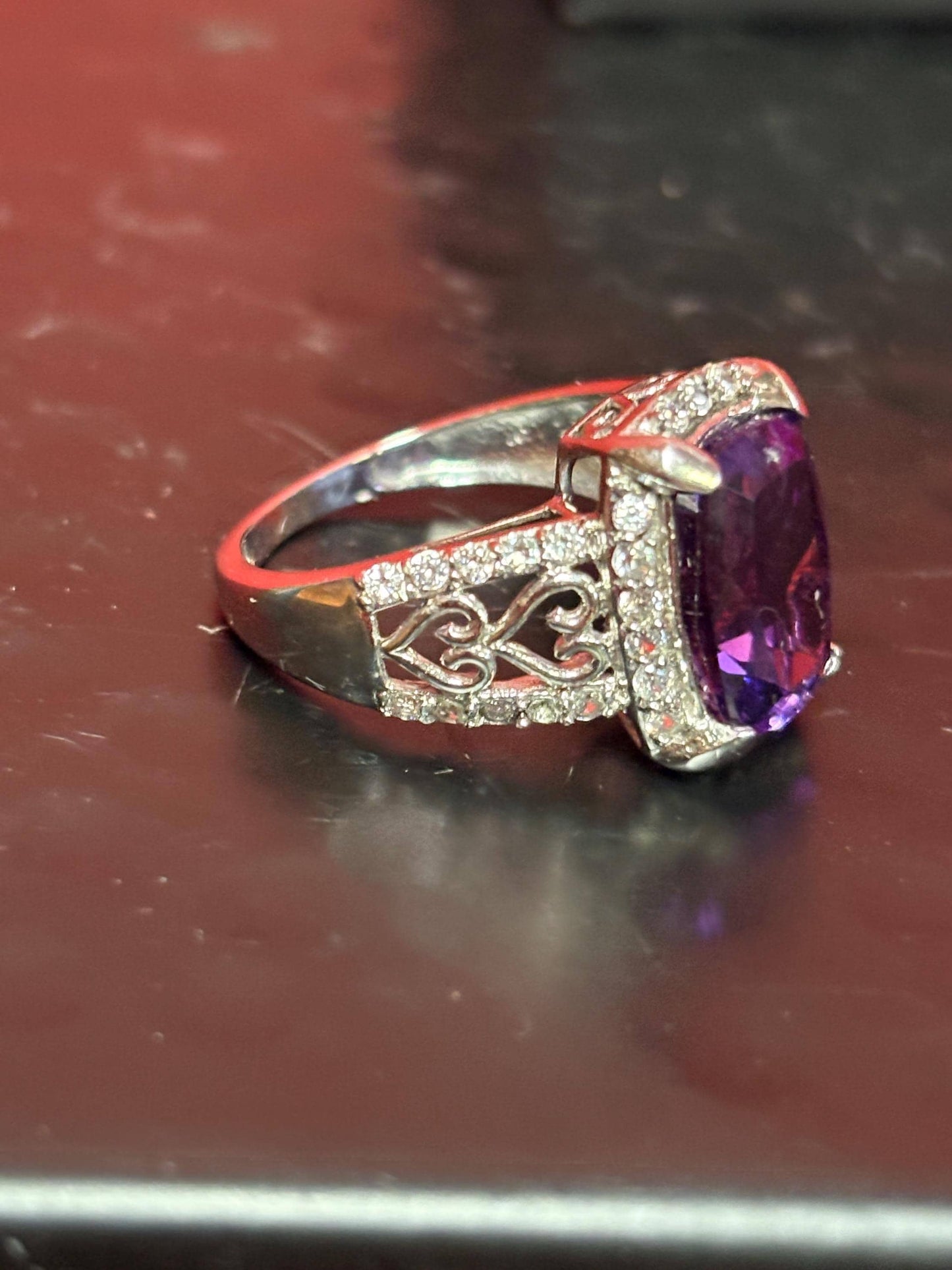 Fantastic 14 K white gold diamond and amethyst ring - size 7 - top quality  B -
