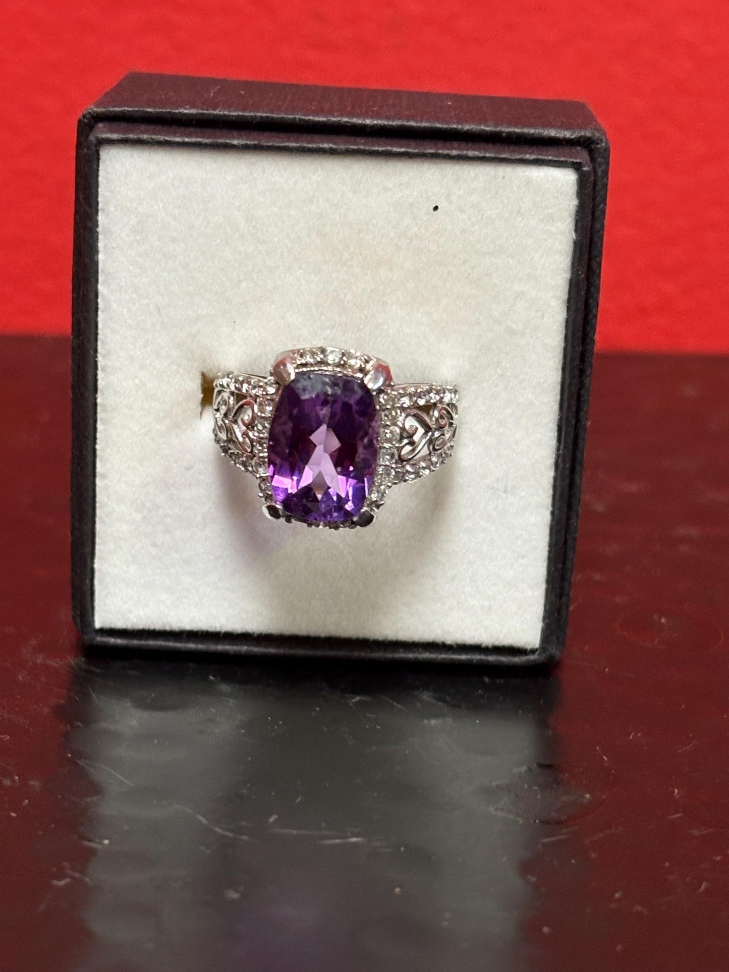 Fantastic 14 K white gold diamond and amethyst ring - size 7 - top quality  B -