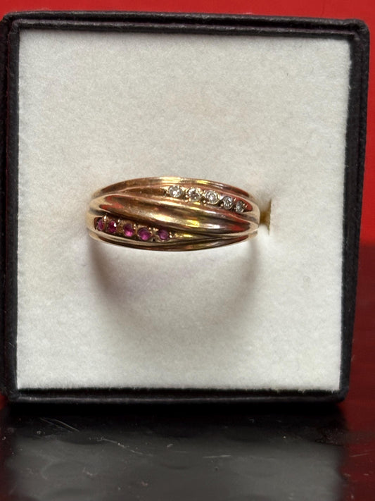 Beautiful 10k gold diamond and ruby ring  - size 8.5  wonderful quality  great to wear or gift - B