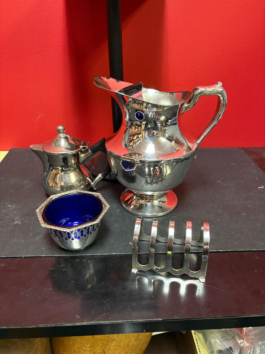 Fabulous lot of silver plated pieces  great value antique and ready to use your gift