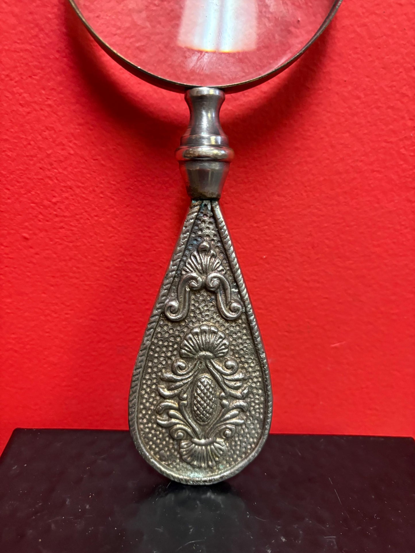 Beautiful vintage 10 x 4“ wide untested silver handled magnifying glass  regal and unique  wow  great gift