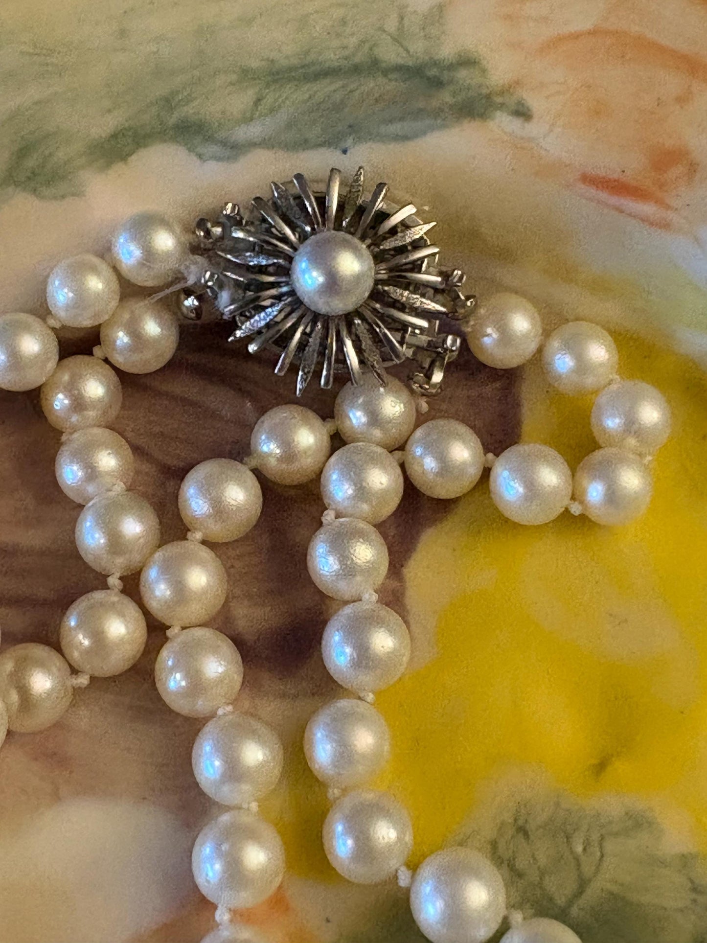 Stunning antique double strand of very good quality antique pearls with a 14k  white gold clasp  authentic high-quality  wow - B