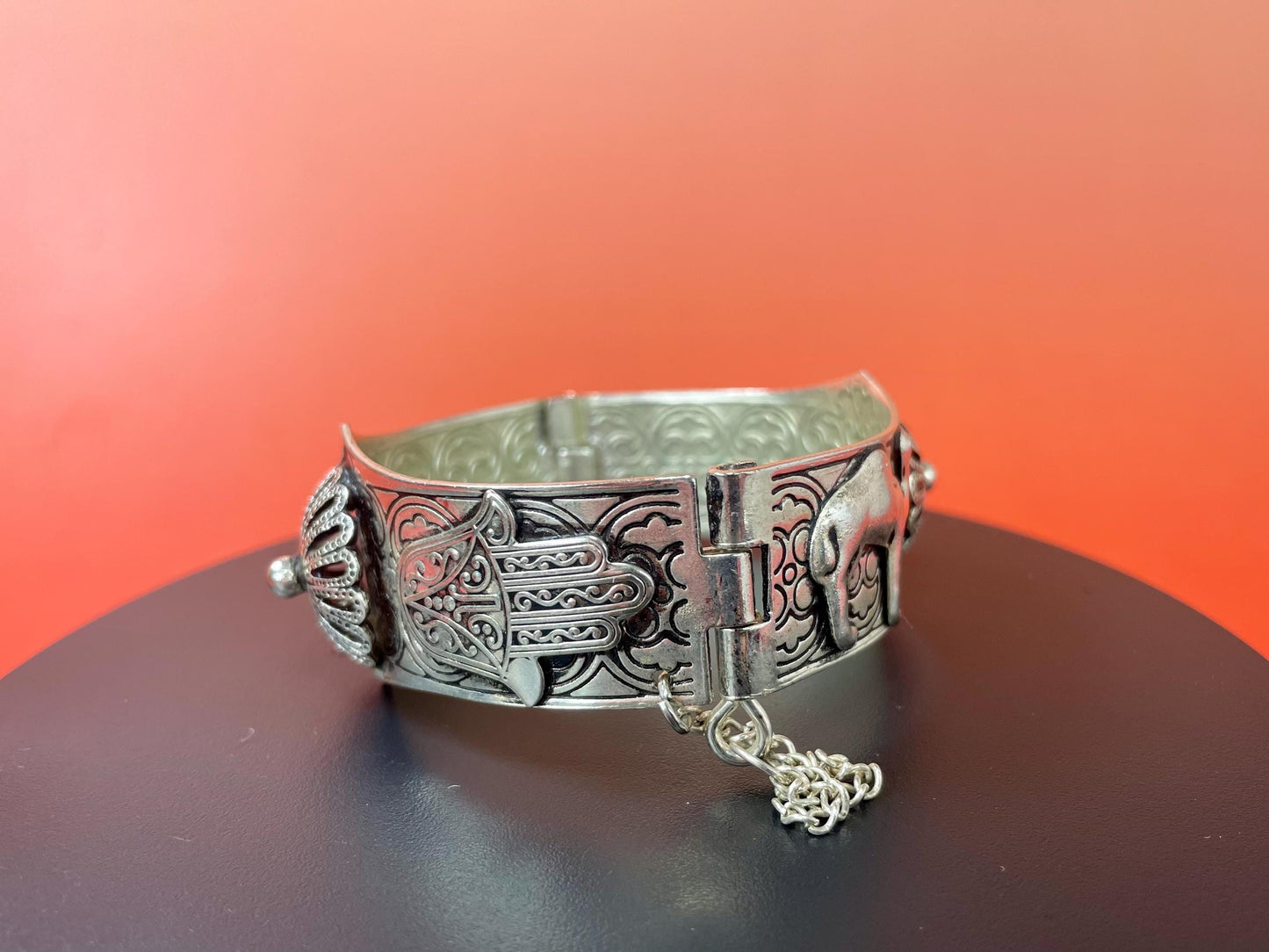 2.5 inch Detailed untested silver Large bracelet