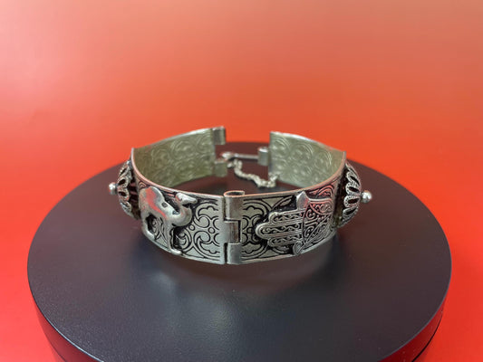 2.5 inch Detailed untested silver Large bracelet