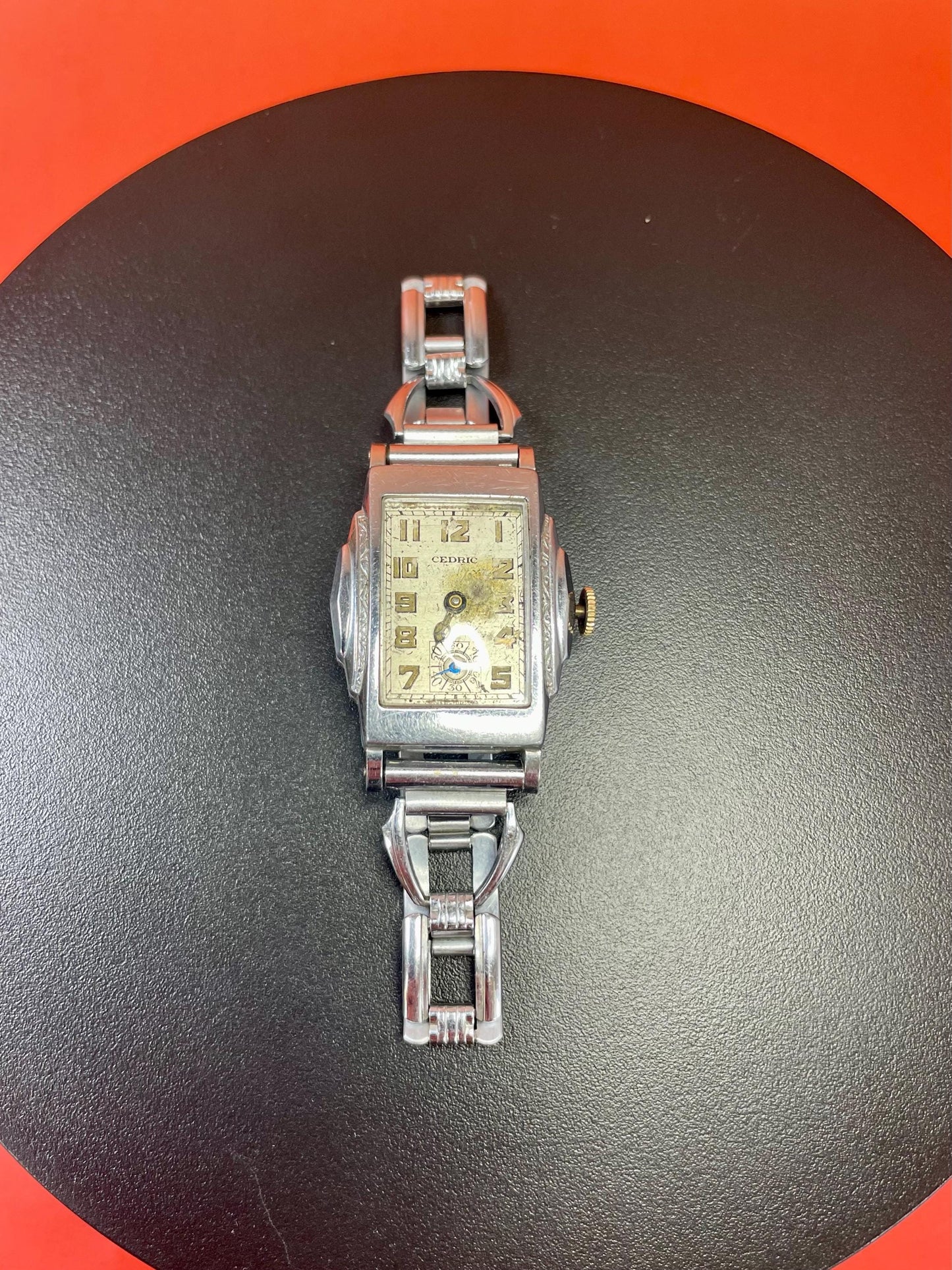 Lovely vintage Art Deco Style Silver coloured watch  not sure if it works so as is  good project and great value