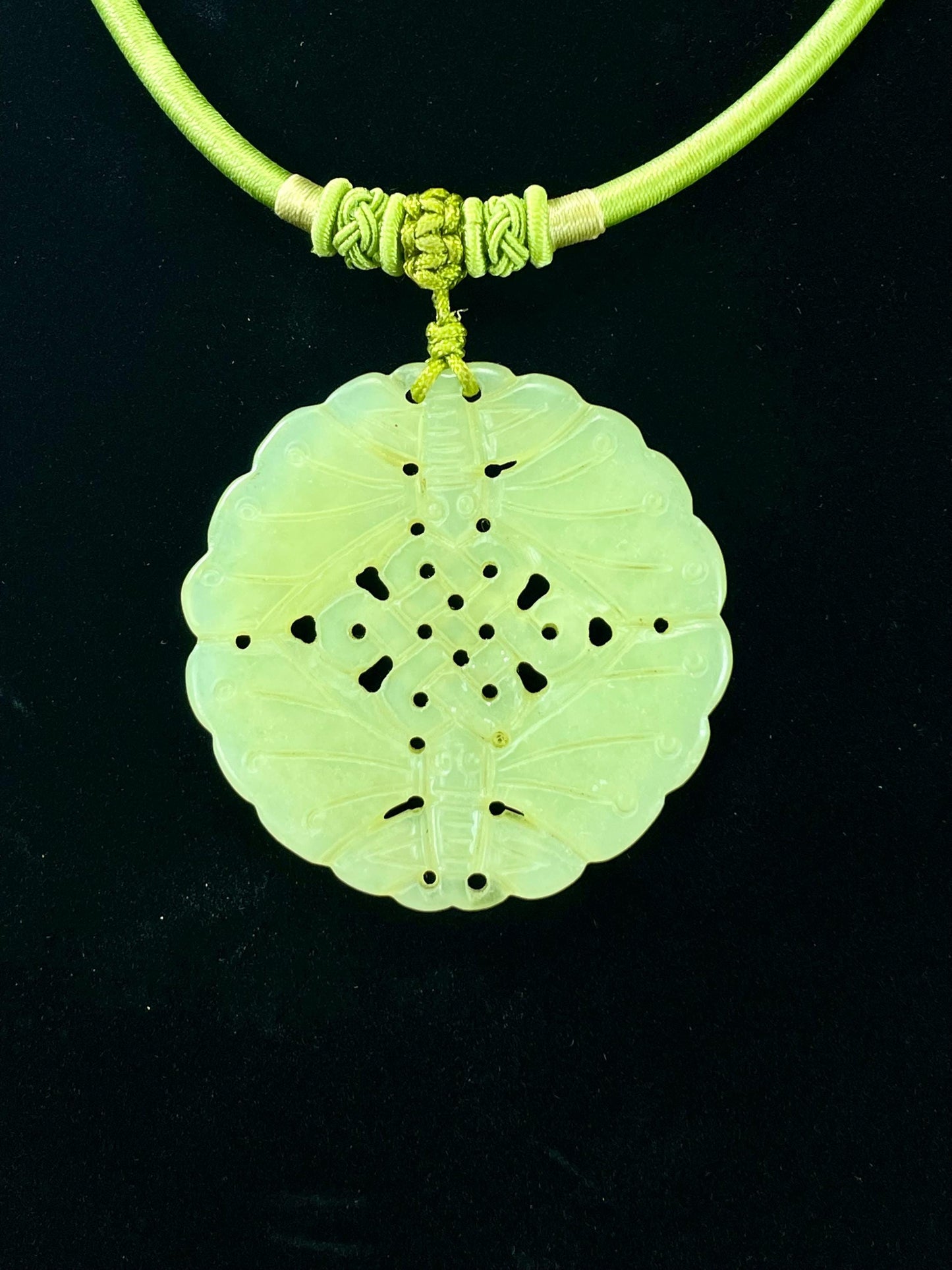 16 inch beautiful Chinese jade necklace with 2.25 inch Buddha pendant stunning
