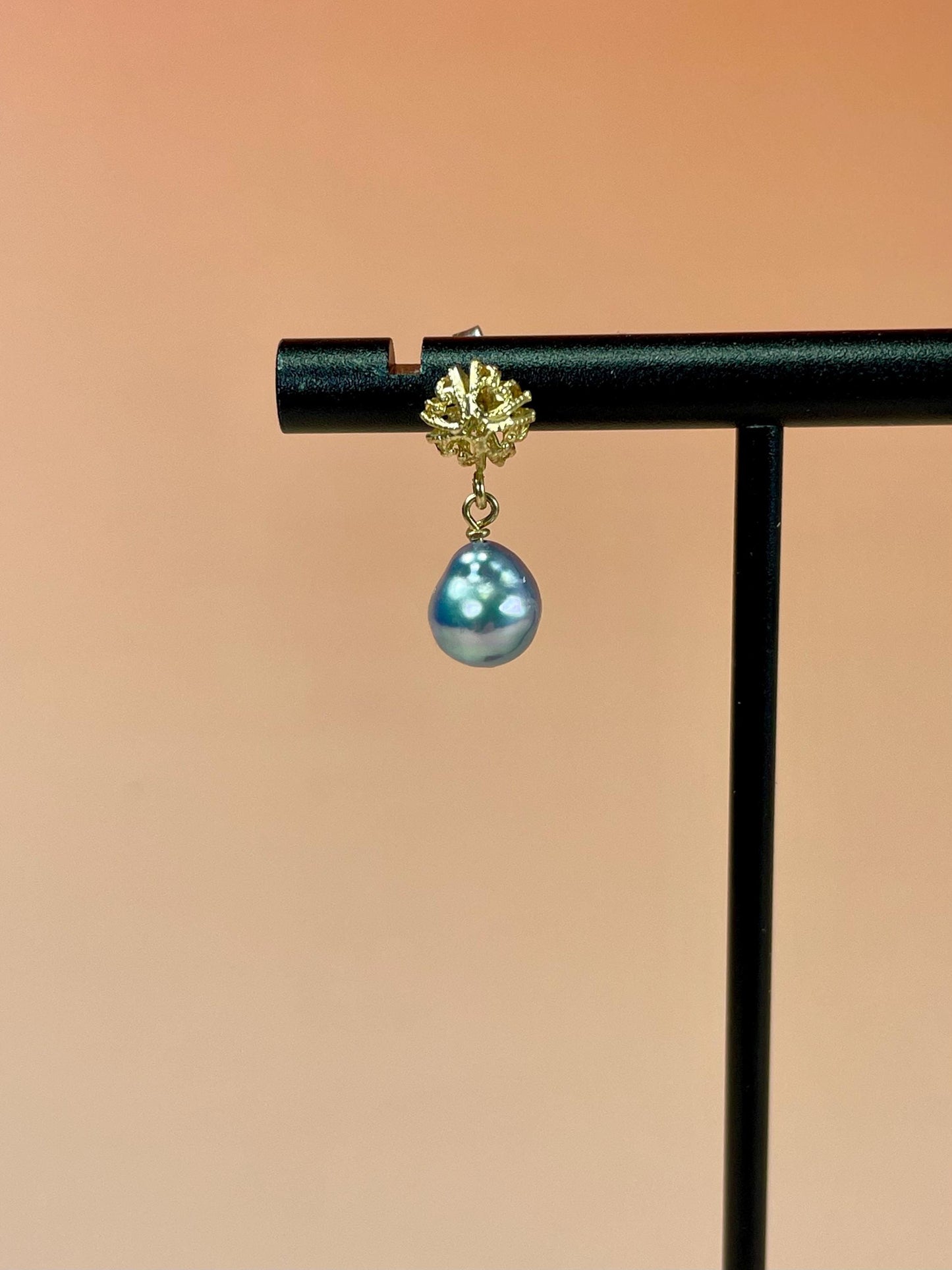 Beautiful Gold and Pearl Earrings  B