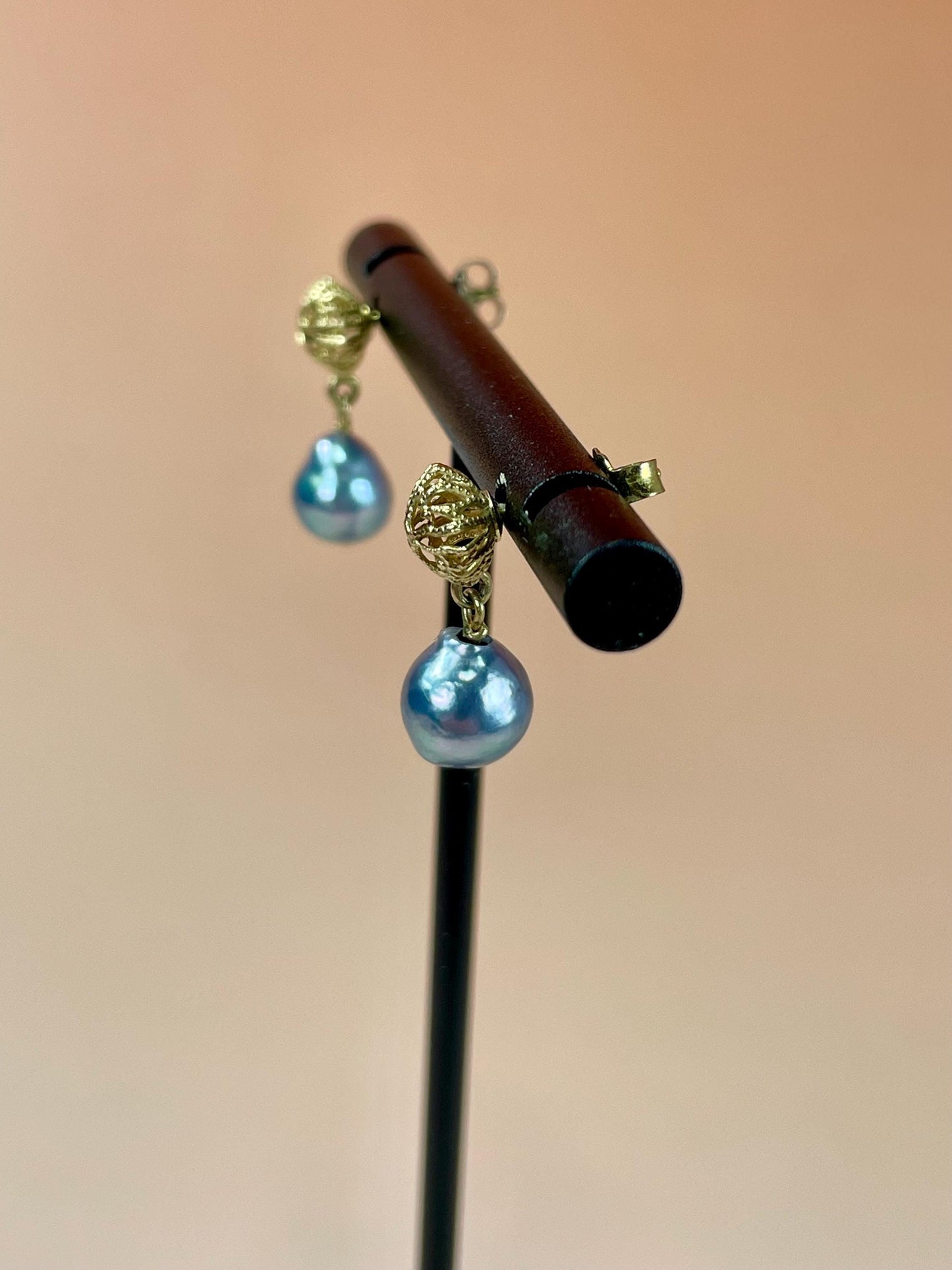 Beautiful Gold and Pearl Earrings  B