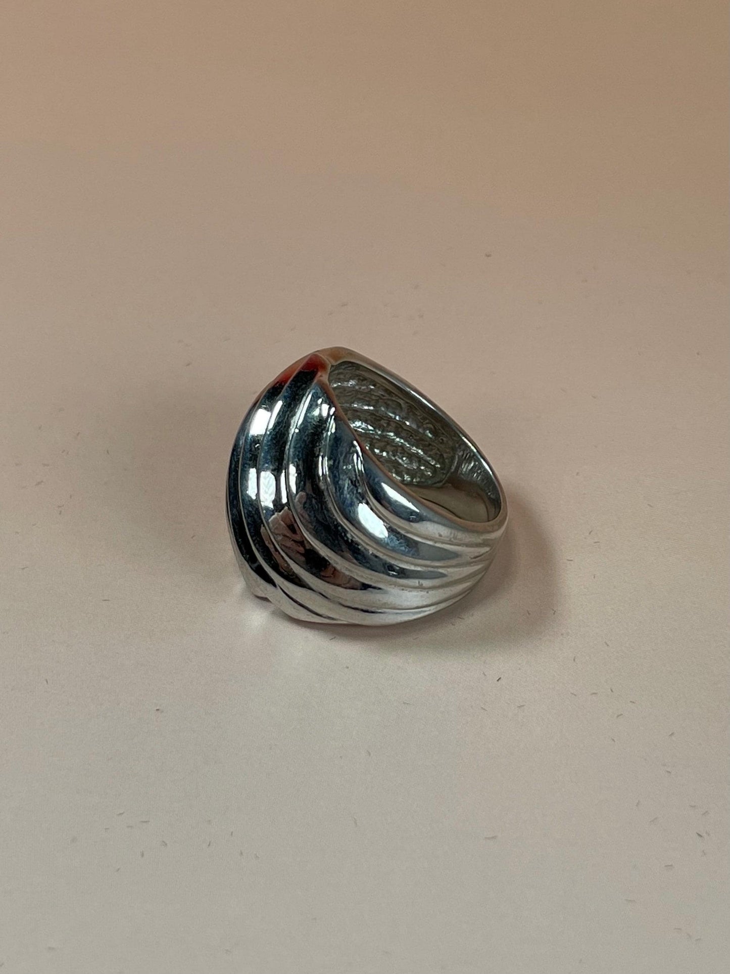 Beautiful sterling silver Chunky ring   size 6  shiny and beautiful  amazing value - B