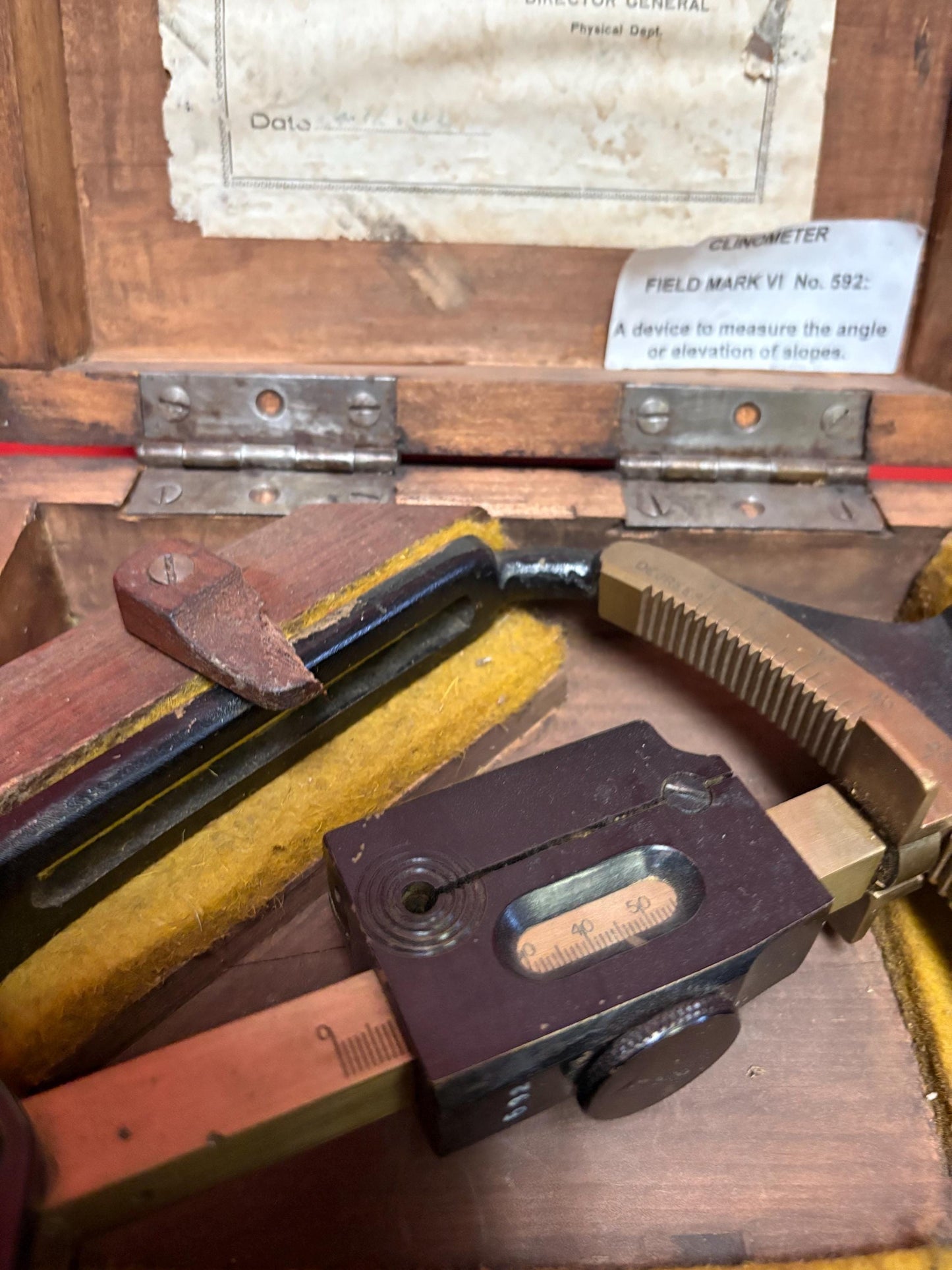 Fabulous rare antique CLINOMETER field mark six number 592 in box  wonderful condition and complete  approximately 7 x 5