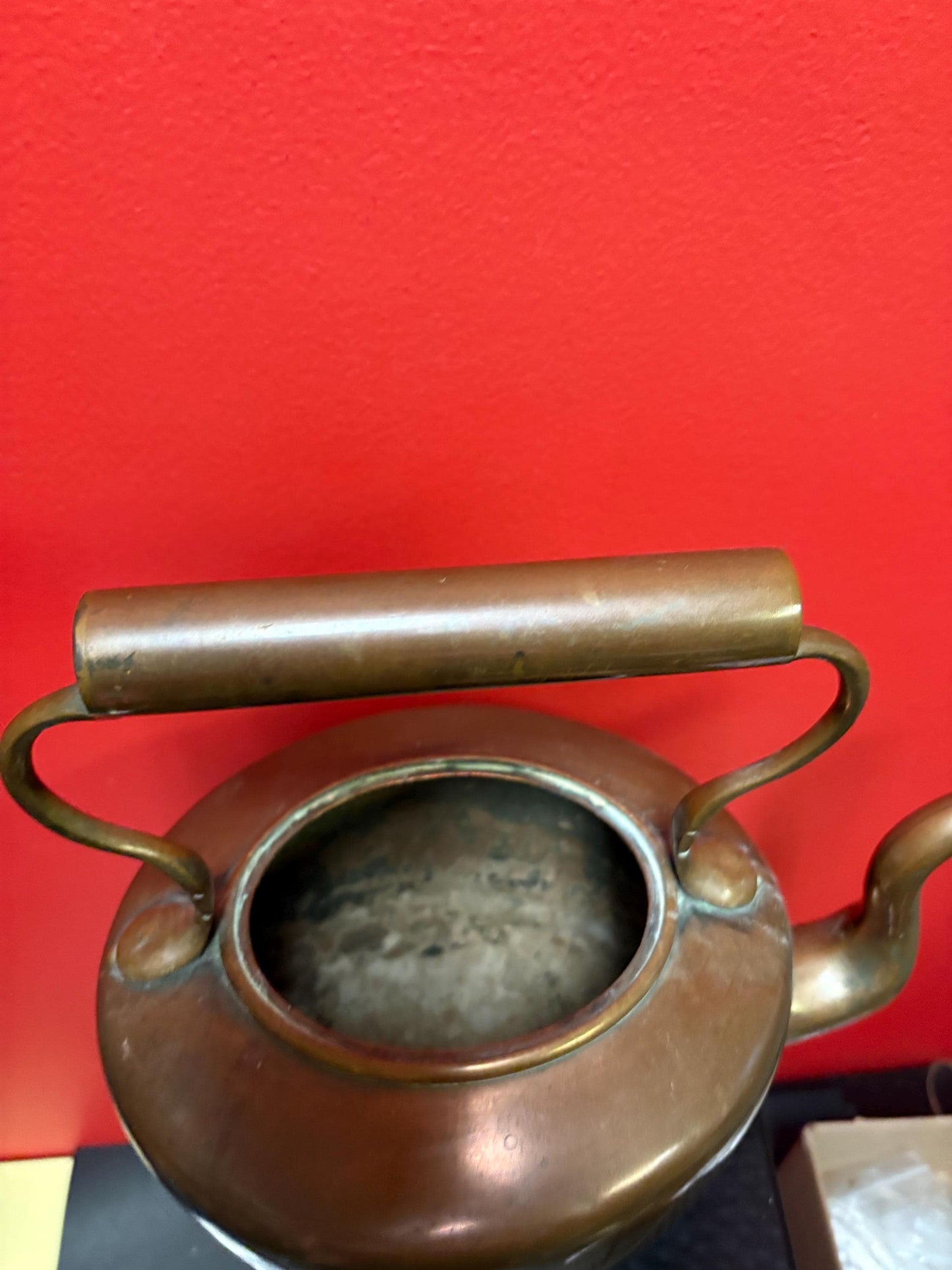 Absolutely beautiful 19 century English copper kettle - great patina and fabulous condition 12 x 12“  super decor or gift