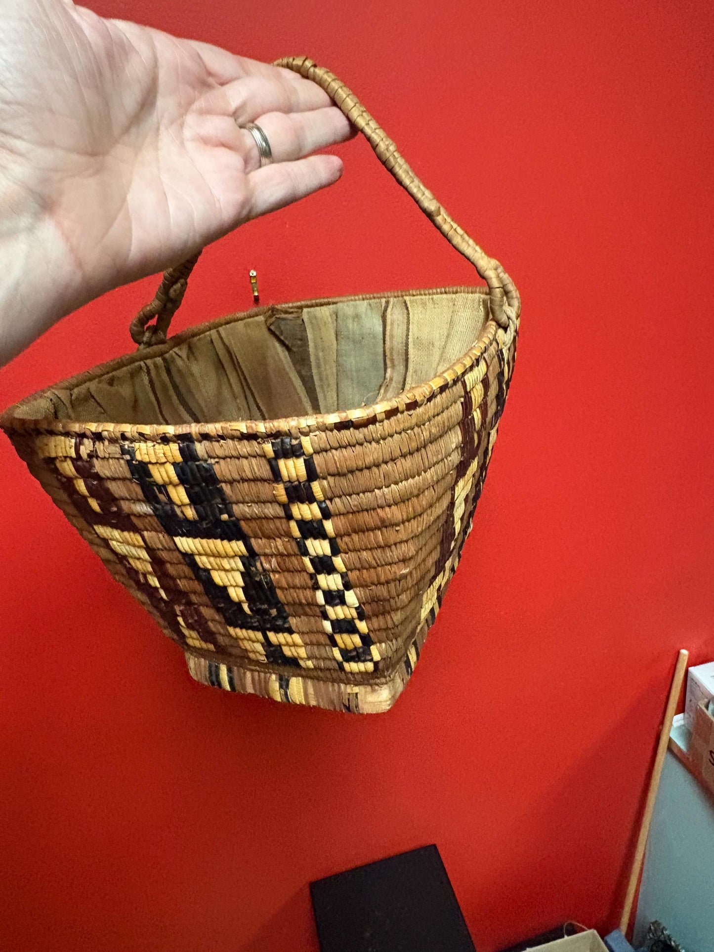 Amazing antique 11 x 9 x 7 high coast Salish indigenous first nations basket in great condition with original lining wow