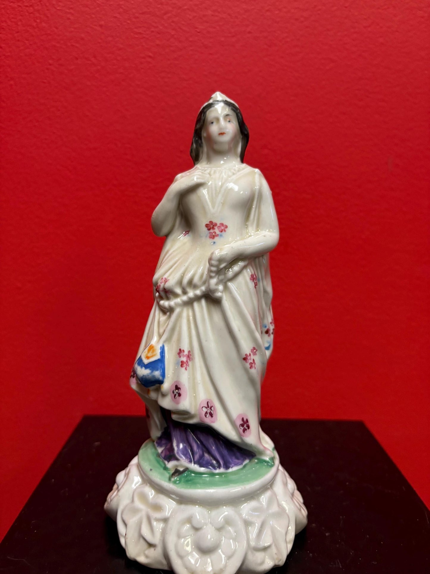 Beautiful  antique 7.5 inch tall Staffordshire statue of a victorian lady   great condition  1837 to 1875