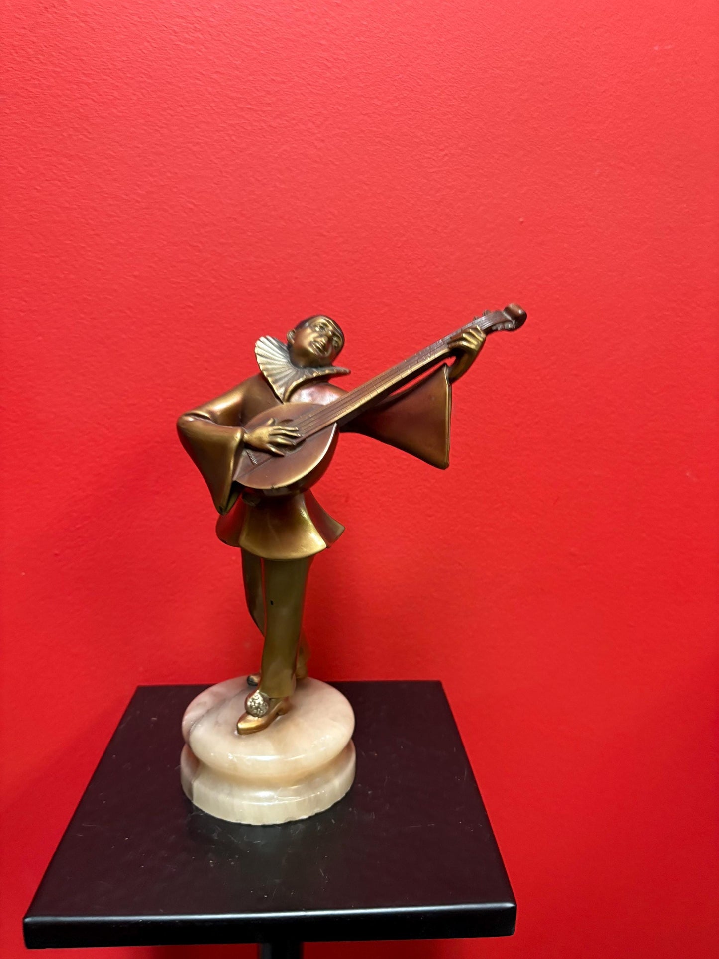 Stunning 9 inch tall bronze art decor statue of a lady musician - beauty  Great detail  Value priced