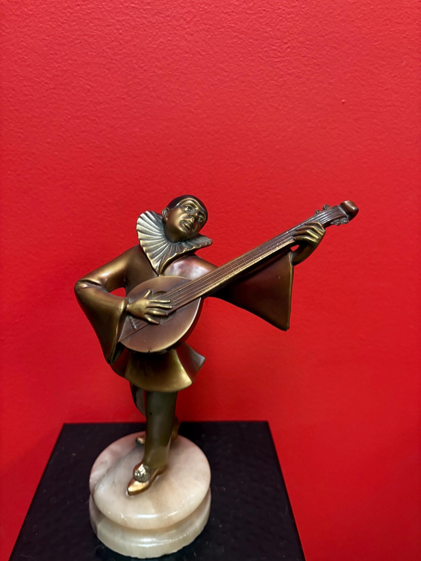 Stunning 9 inch tall bronze art decor statue of a lady musician - beauty  Great detail  Value priced