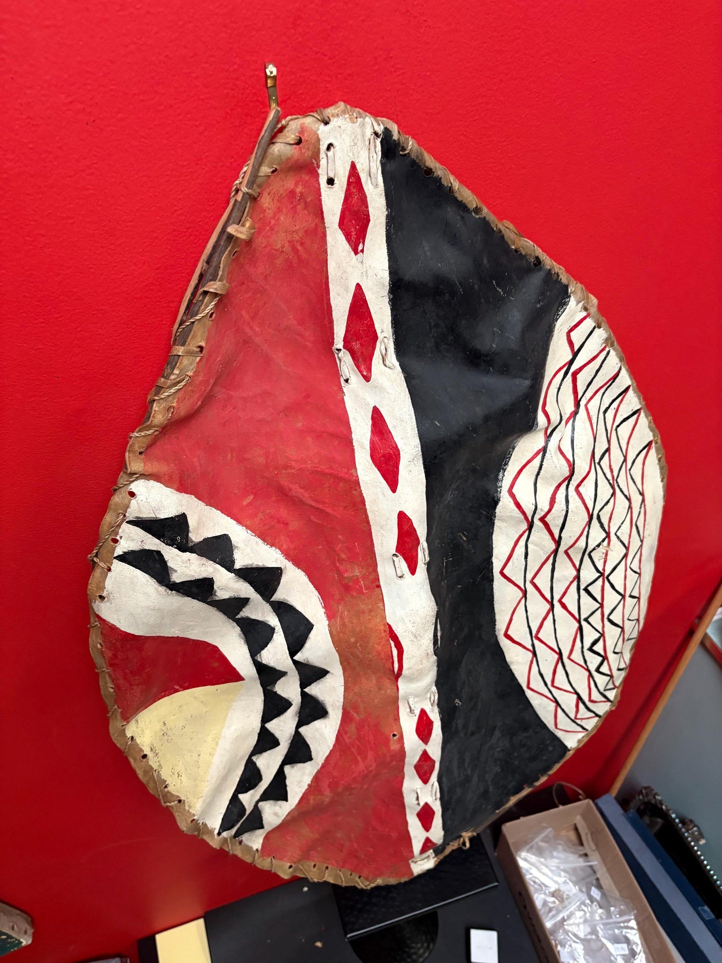 Beautiful authentic antique 32 x 19“ wide African painted warrior shield  great decoration and not perfect condition. See photos.