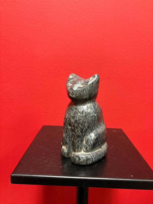 Beautiful soapstone cat 5 inches high and lovely detail  unsigned beauty - wow