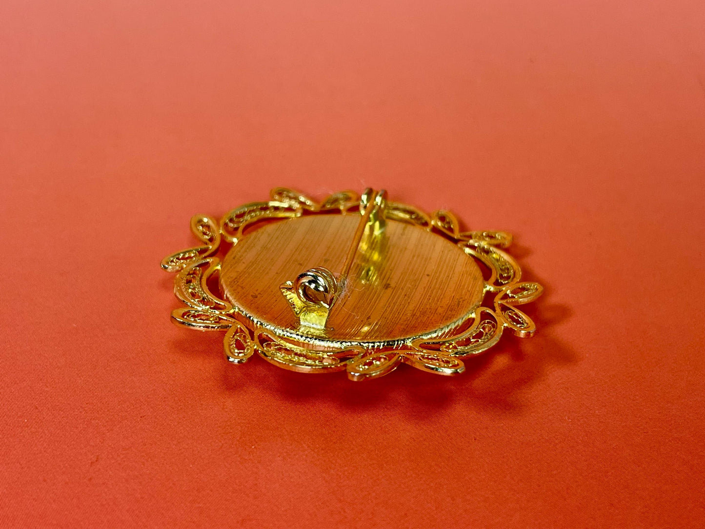 Vintage Gold-tone Filigree Bird and Floral Brooch Great Condition and Great gift