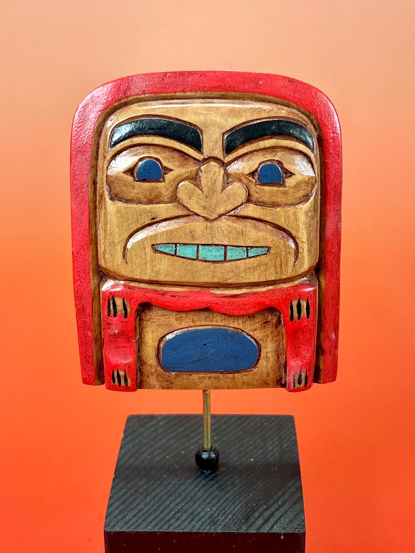 Lovely indigenous first Nations Pacific northwest Coast Artie George Shaman mask on stand  total 5 inches  Lovely detail and quality