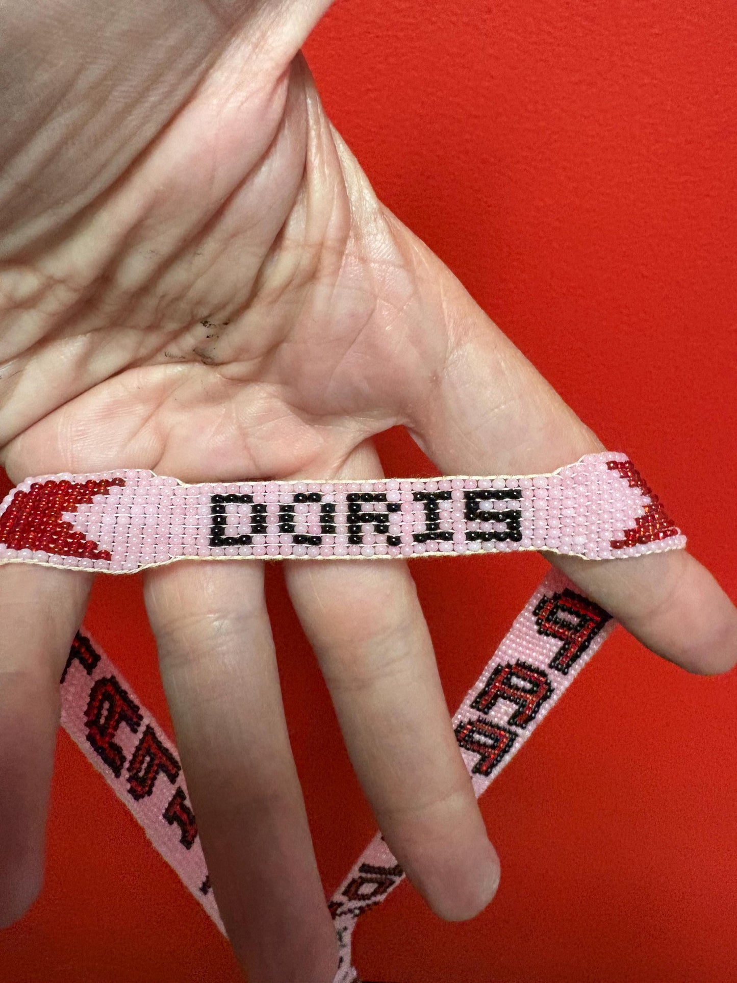 Beautiful indigenous First Nations beaded necklace representing PAPILLON  great condition