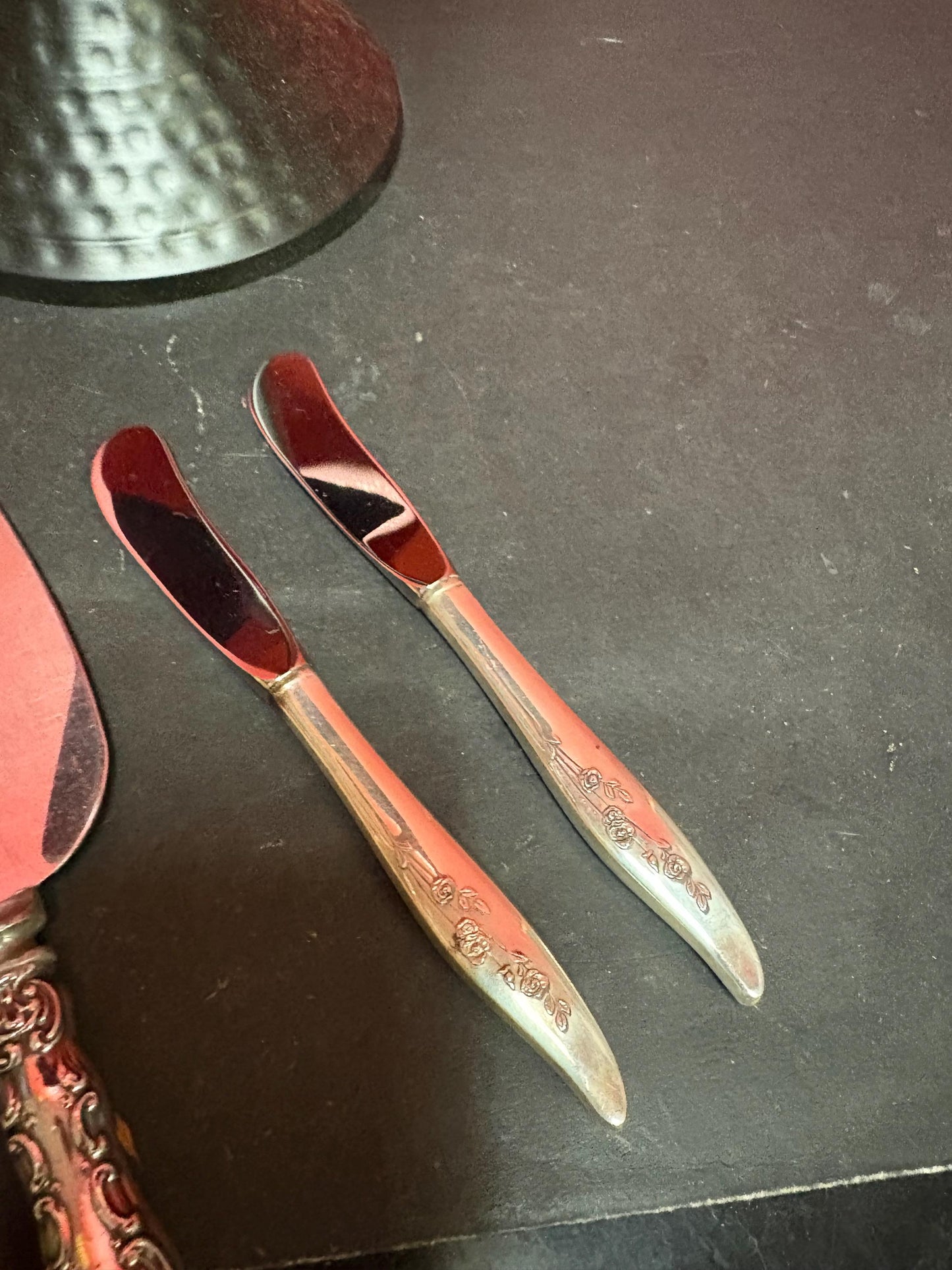 Beautiful lot of Sterling handled serving knives  9 inch and 2 are 6 inches  all stamped Sterling  great value